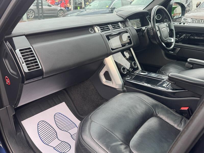 2018 Land Rover Range Rover image 32
