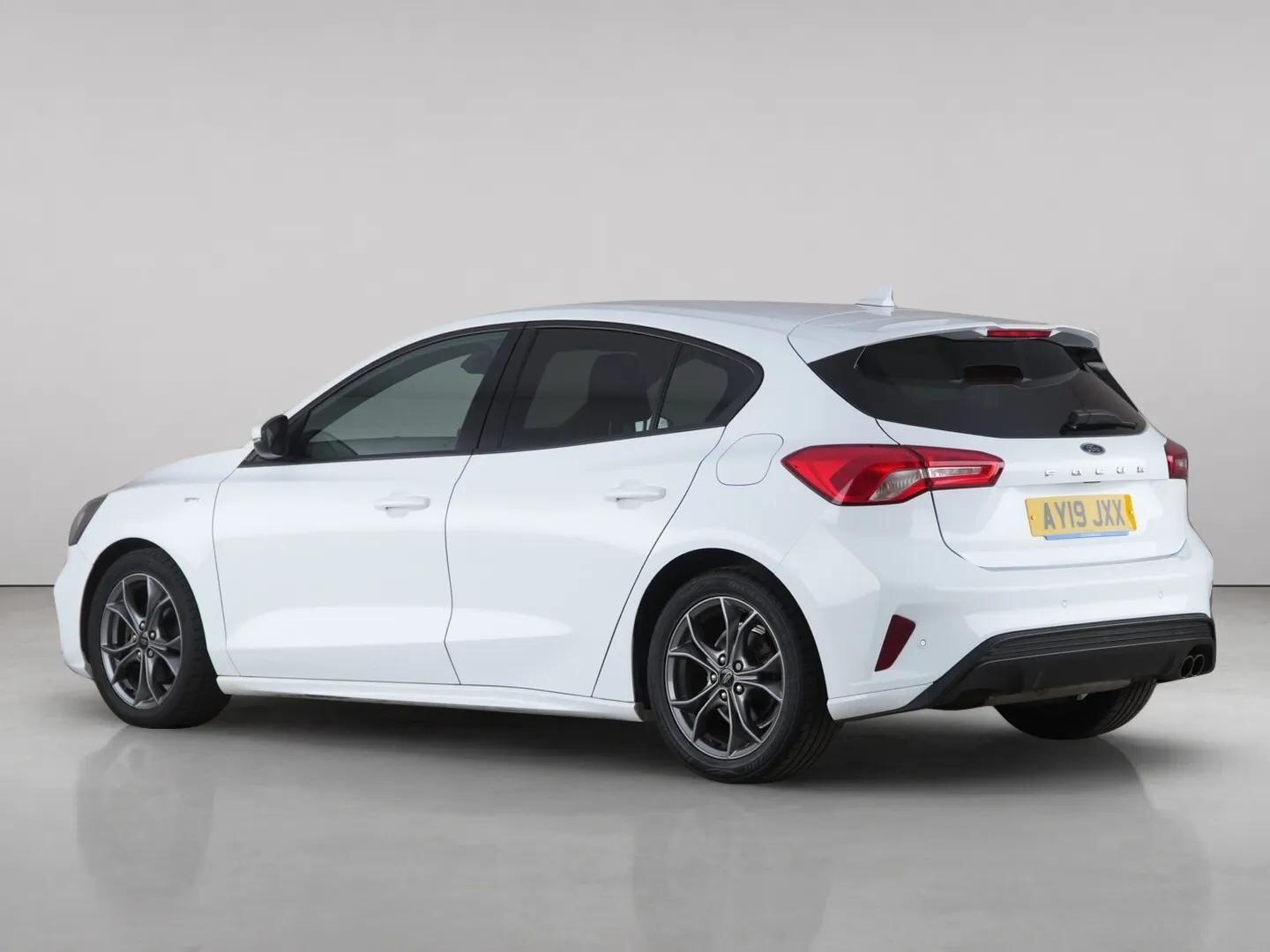 Ford Focus view 8