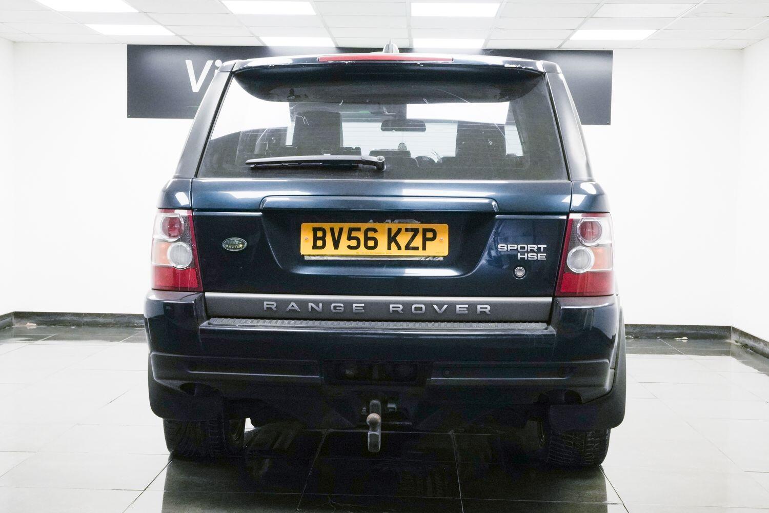 Land Rover Range Rover Sport view 3