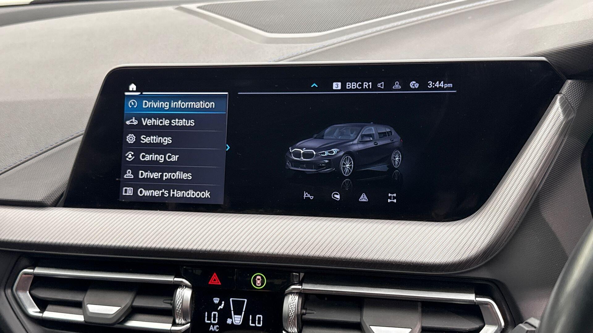 BMW 1 Series view 26