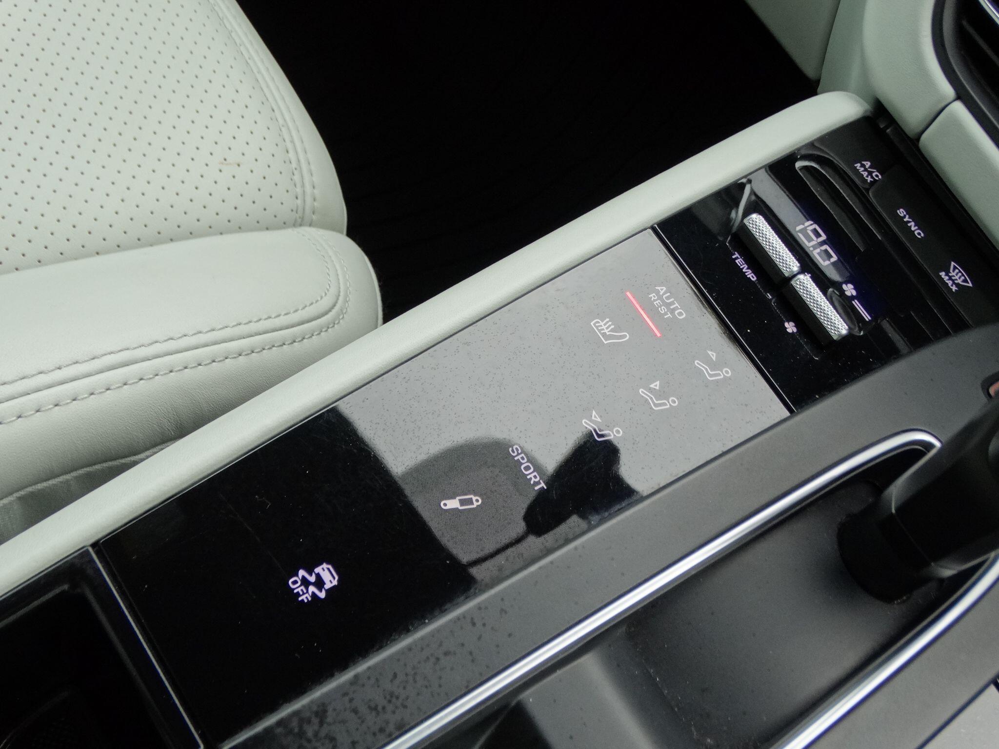 Porsche Macan view 32