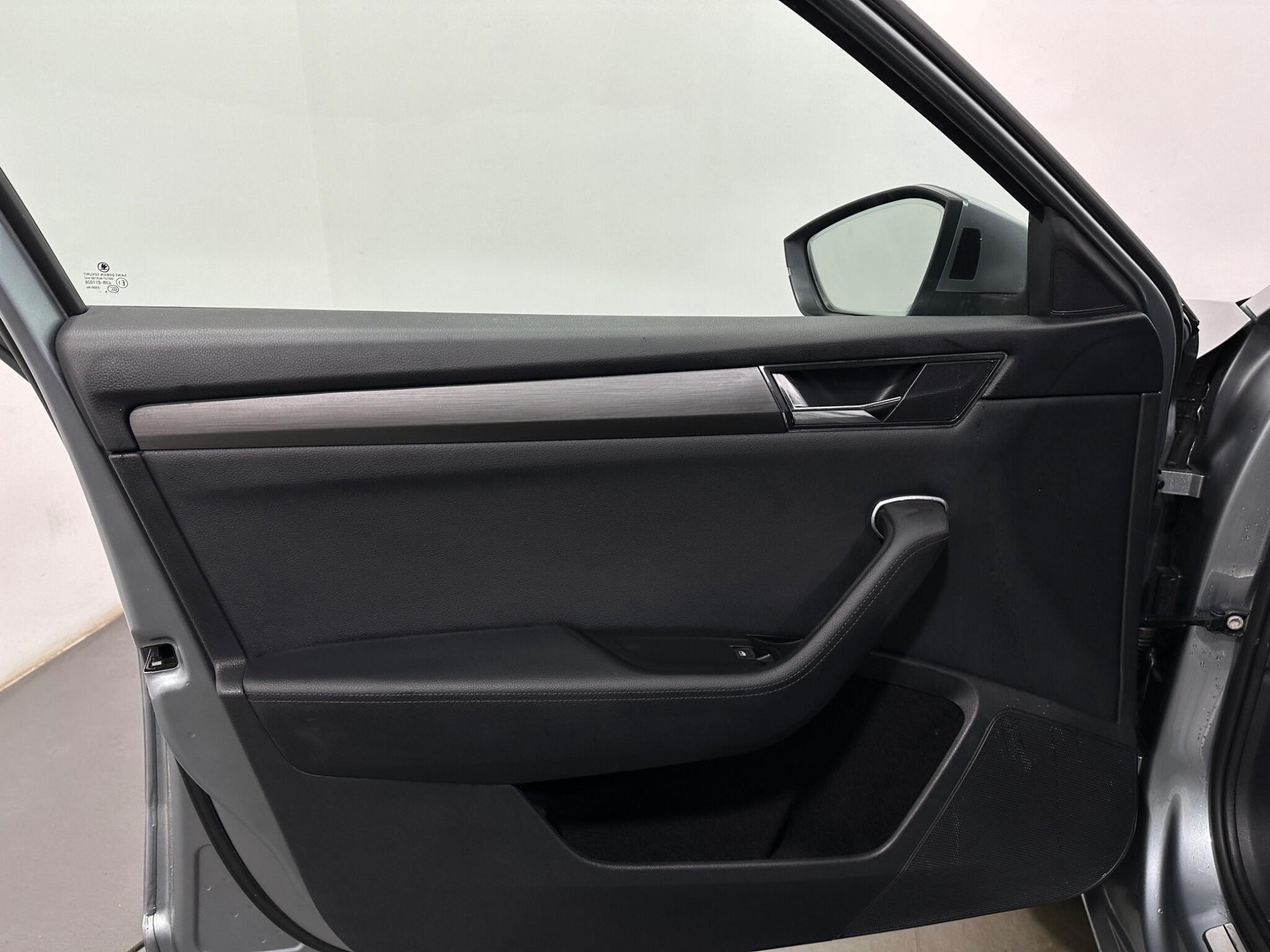 Skoda Superb view 37