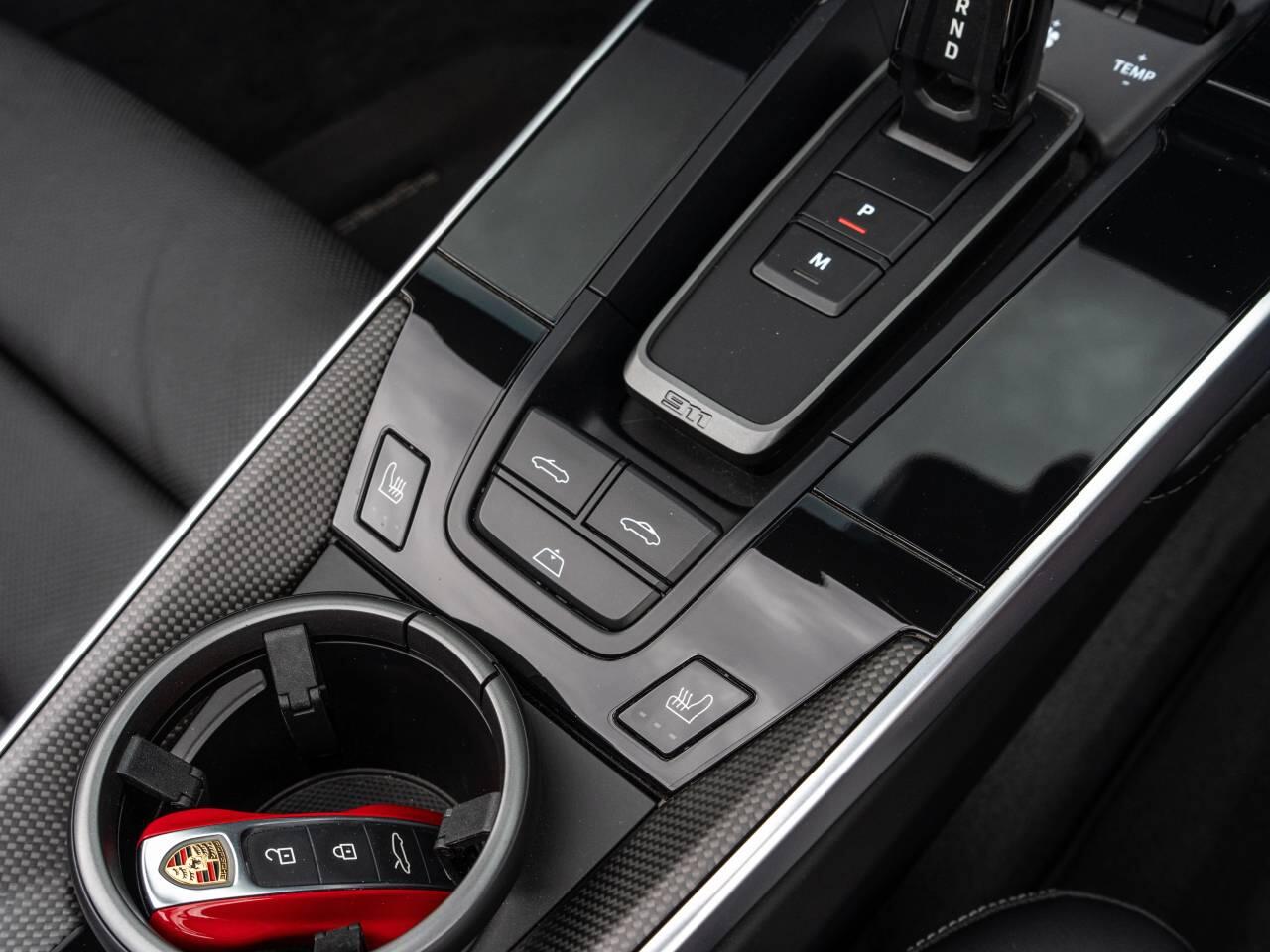 Porsche 911 view 35