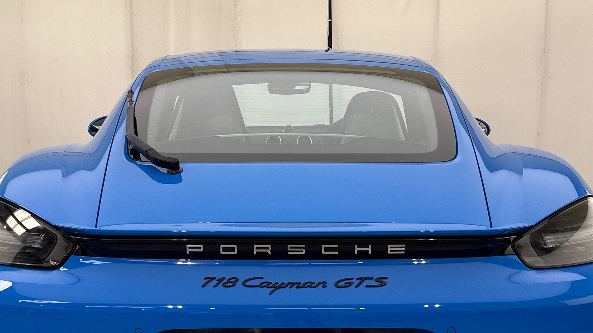 Porsche Cayman view 25