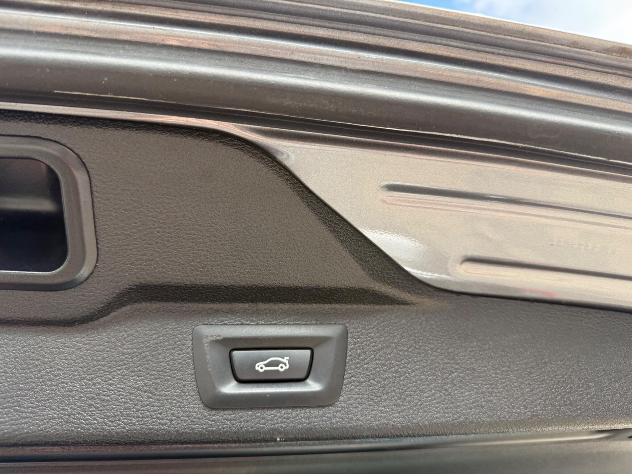 BMW X5 view 22