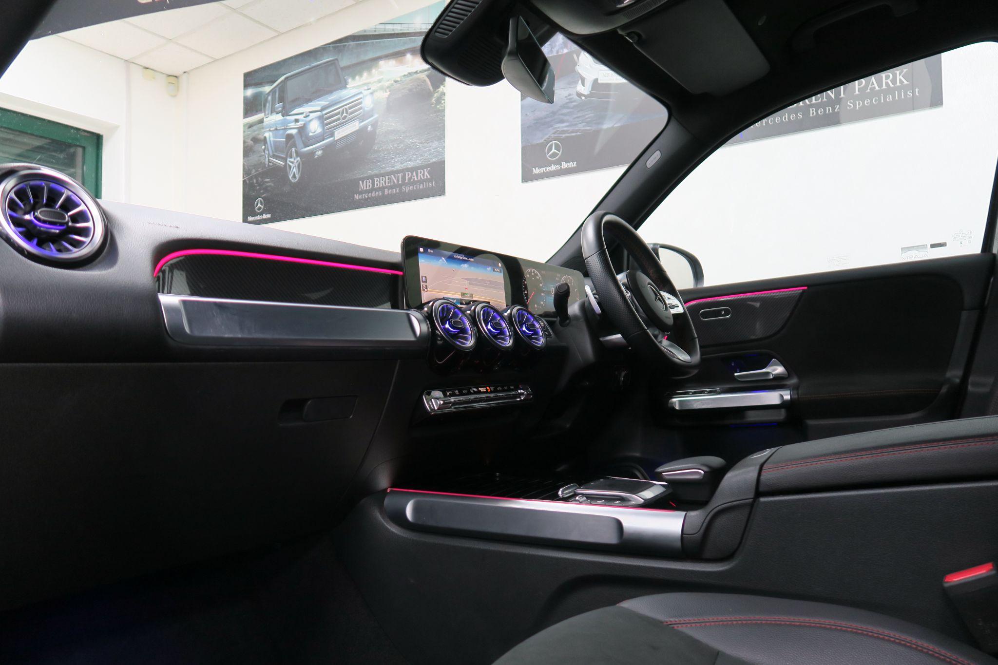Mercedes-Benz GLB view 8