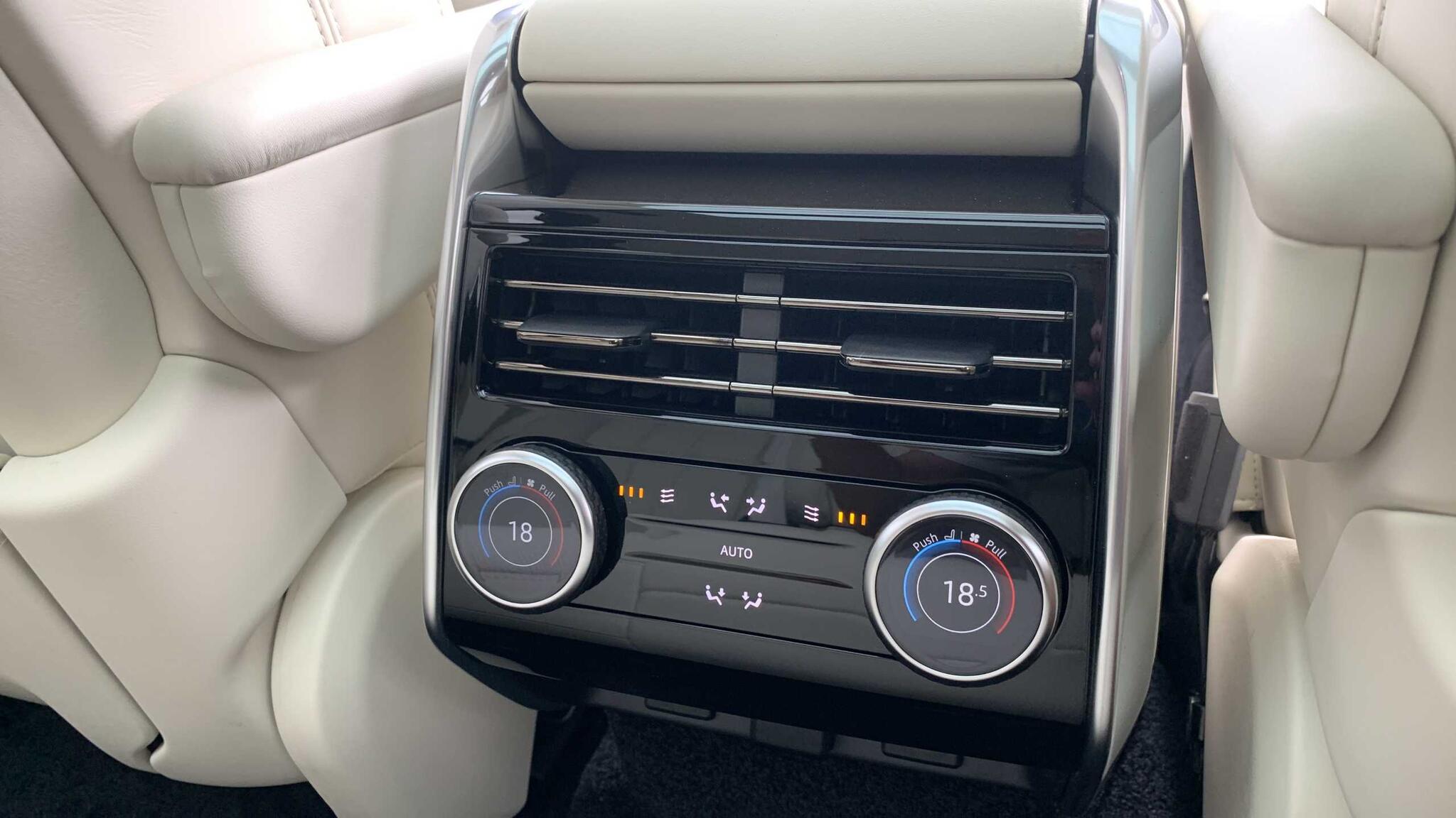 Land Rover Range Rover view 18