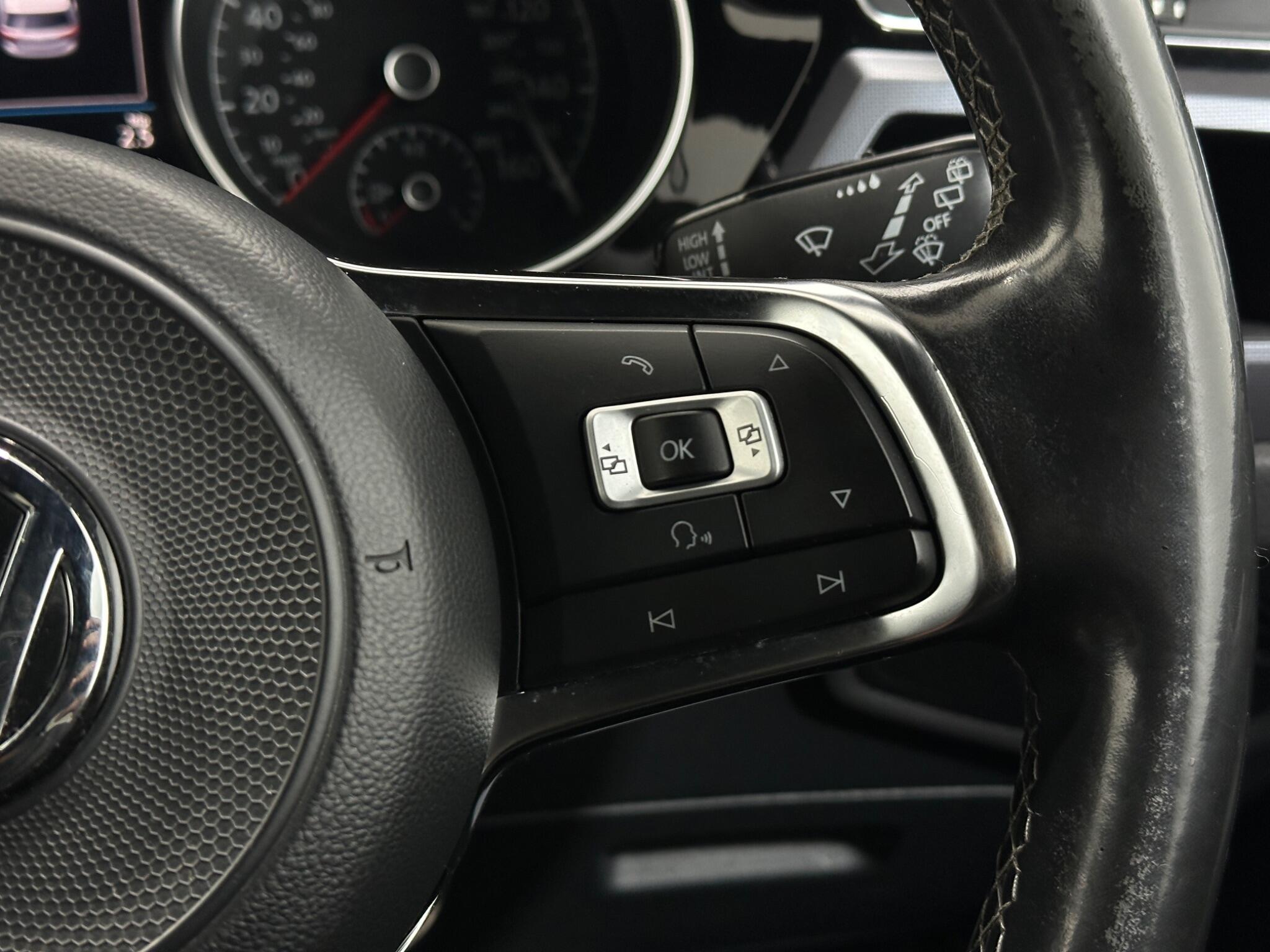 Volkswagen Touran view 16