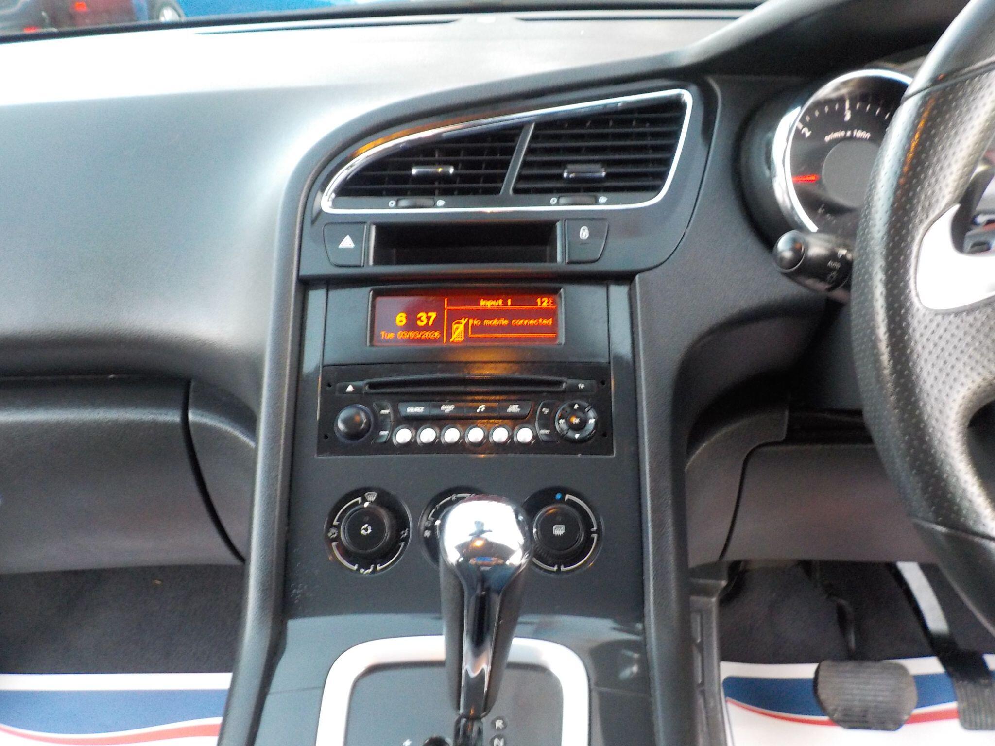 Peugeot 5008 1.6 e-HDi Active EGC Euro 5 (s/s) 5dr