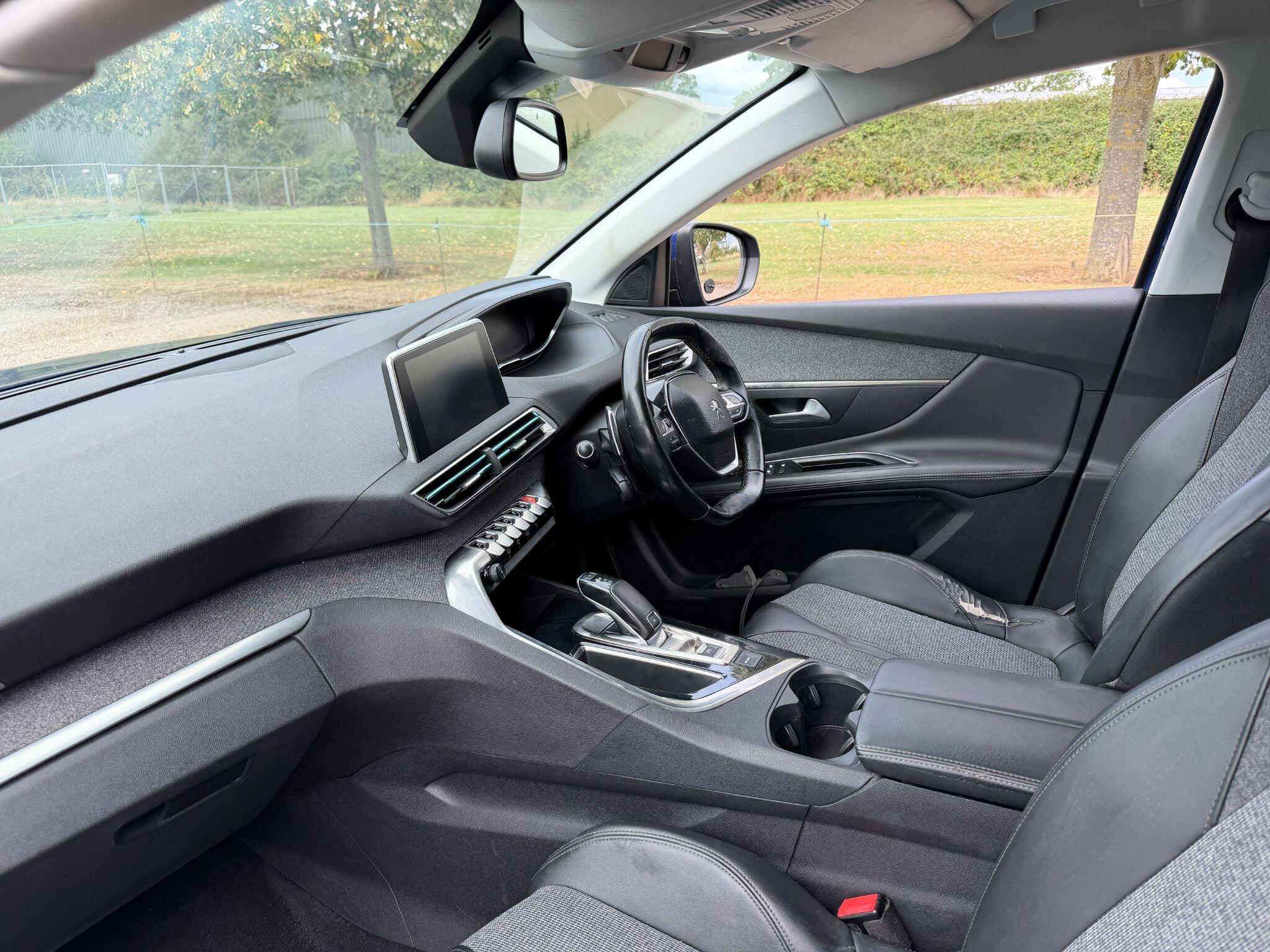 Peugeot 3008 view 29