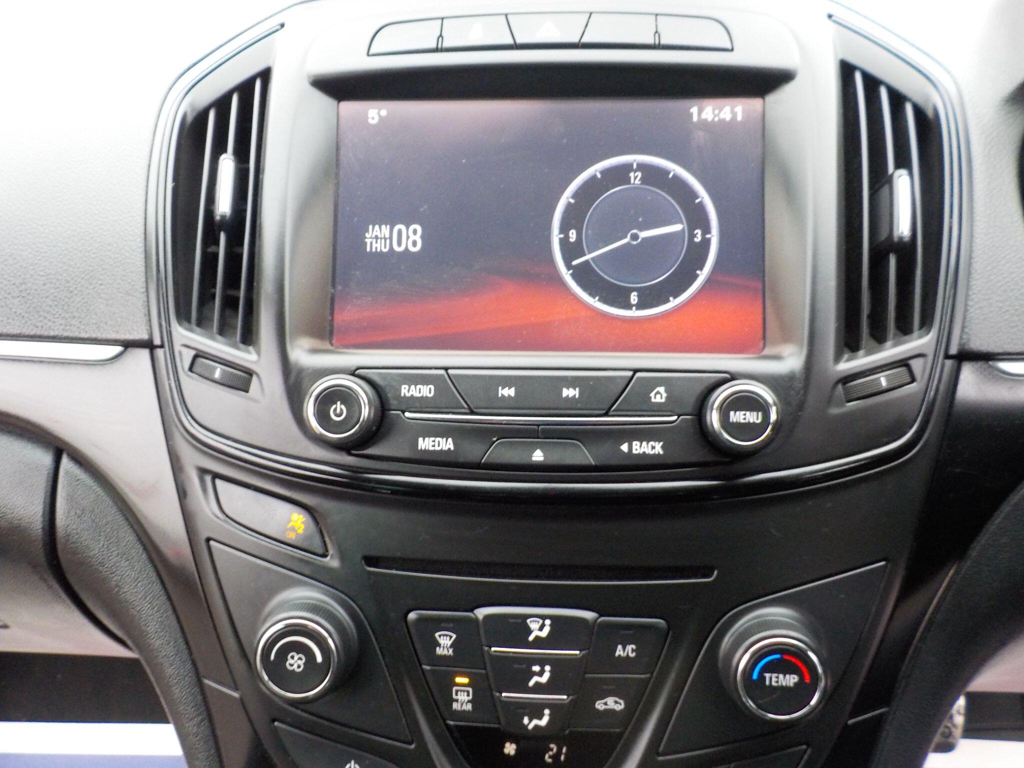 Vauxhall Insignia 1.8 16V SRi Nav Euro 5 5dr