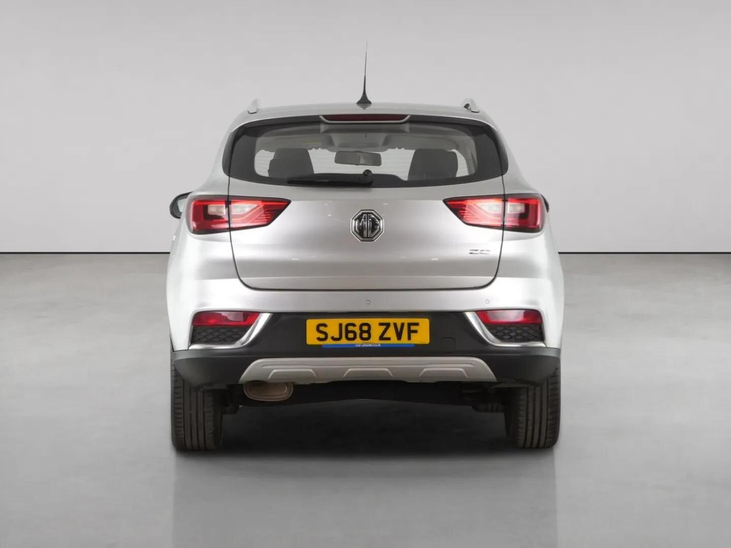 MG ZS view 7