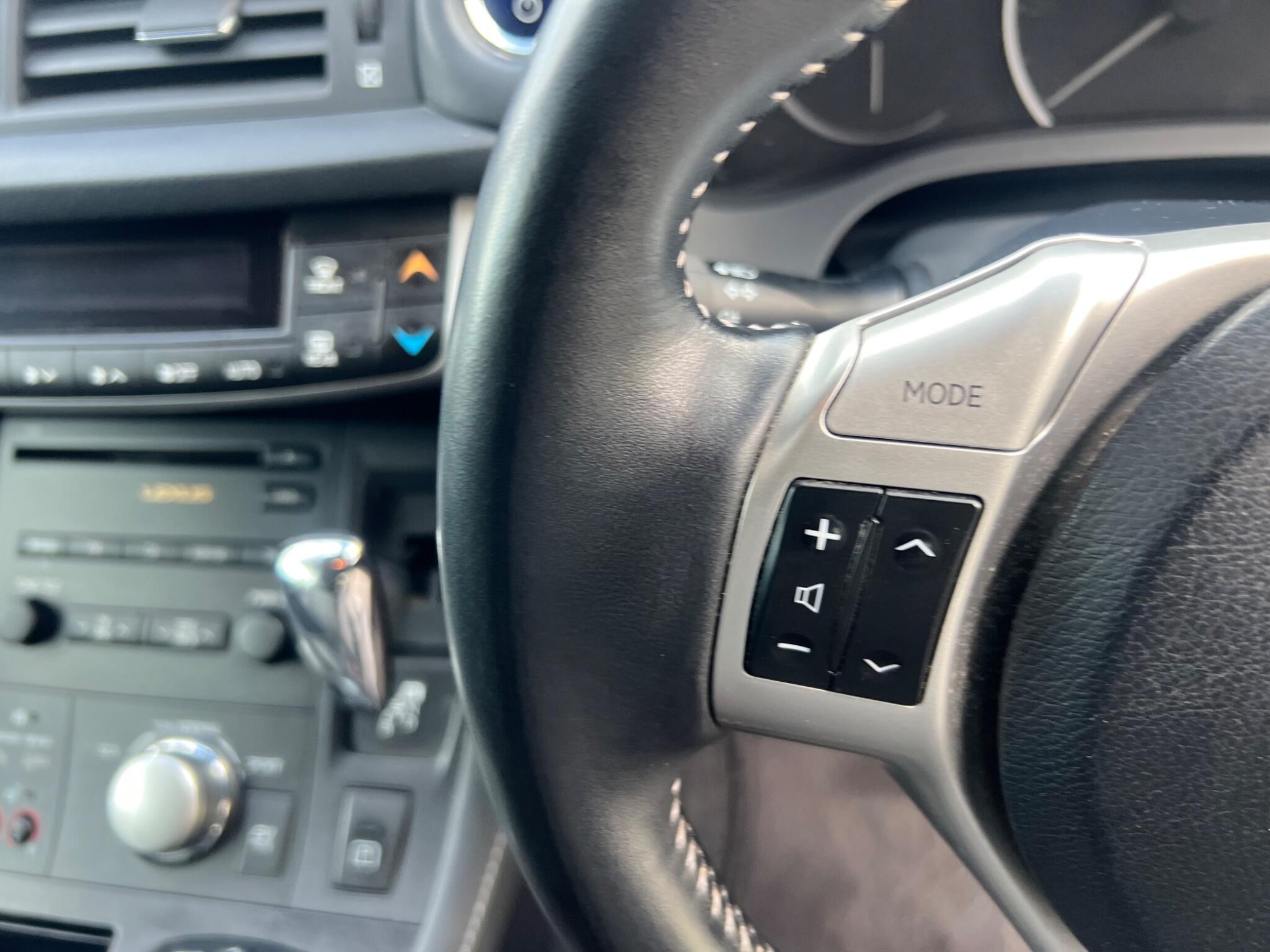 Lexus CT view 18