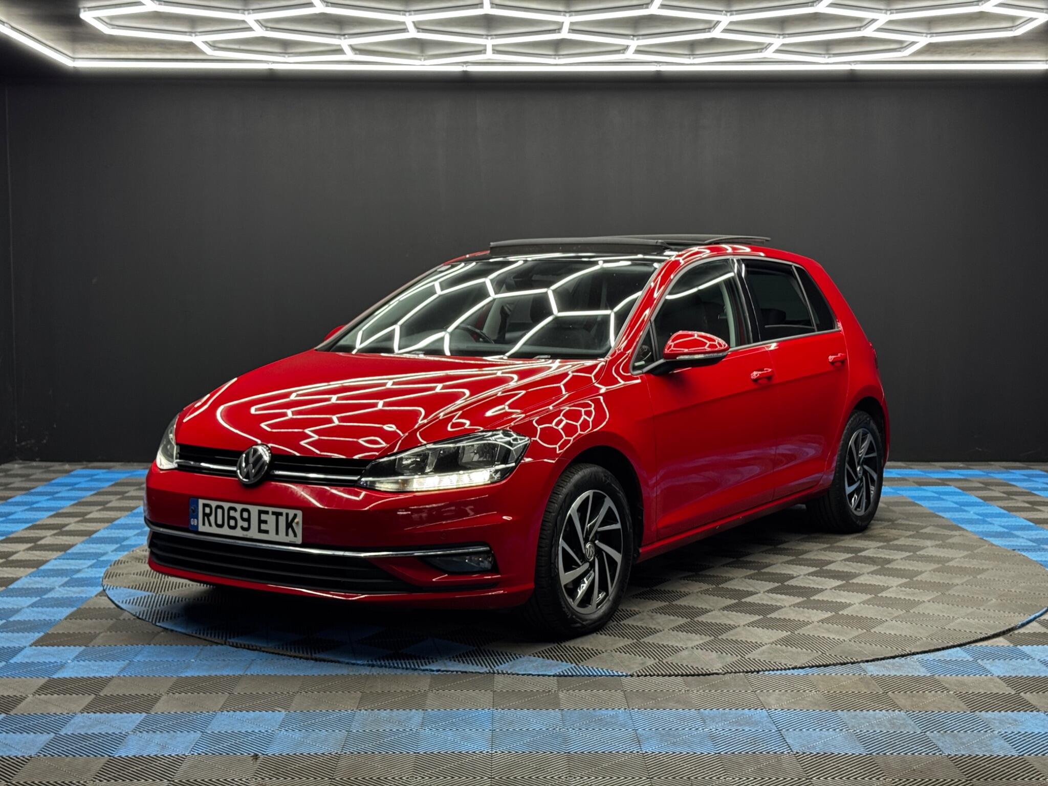Volkswagen Golf view 3