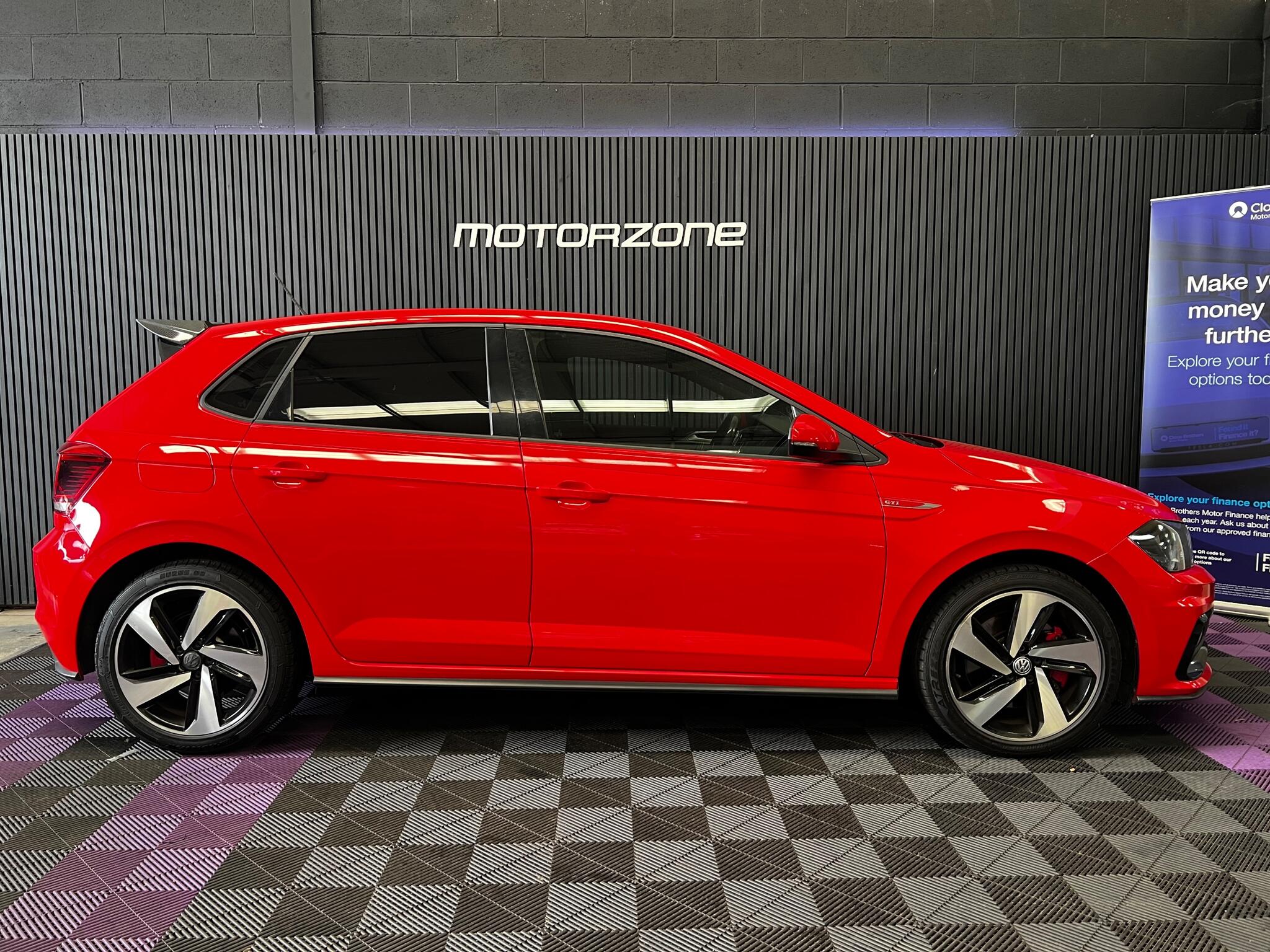 Volkswagen Polo view 6