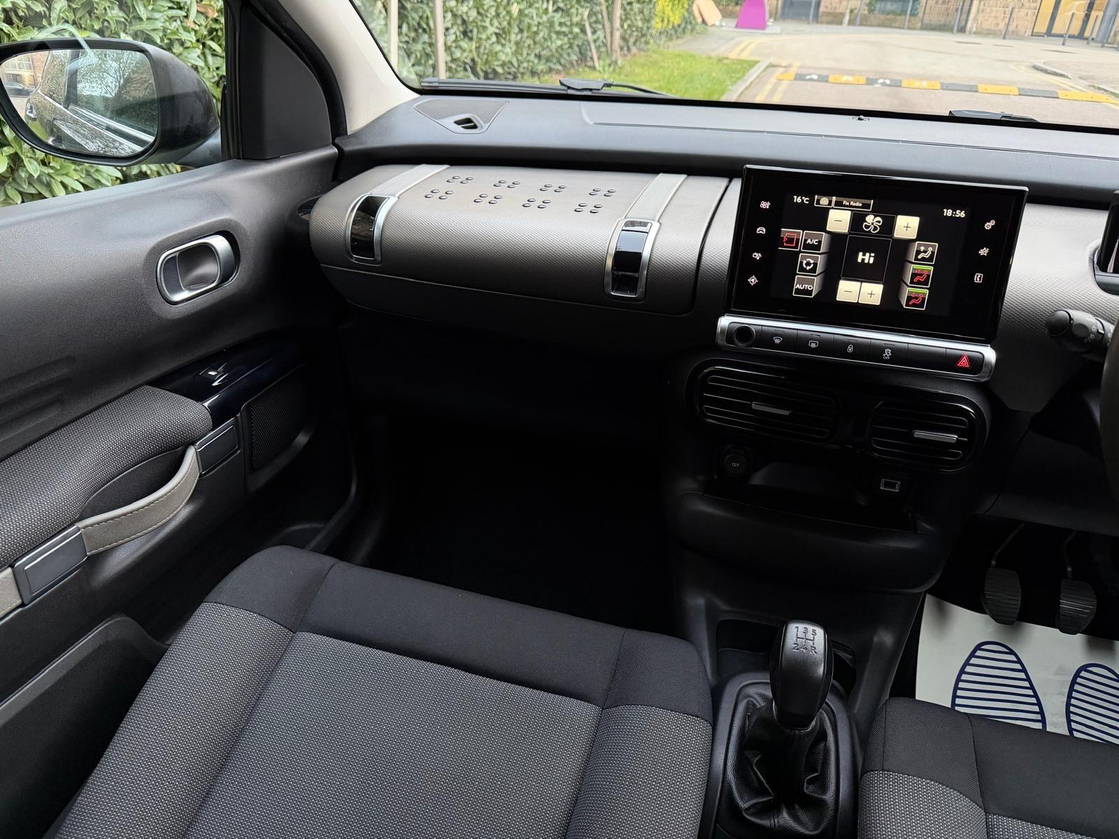 Citroen C4 Cactus view 13