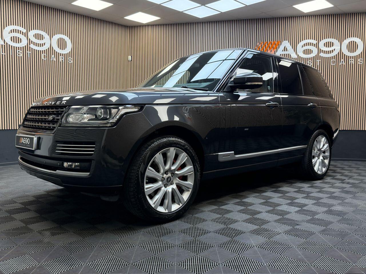 Land Rover Range Rover view 3