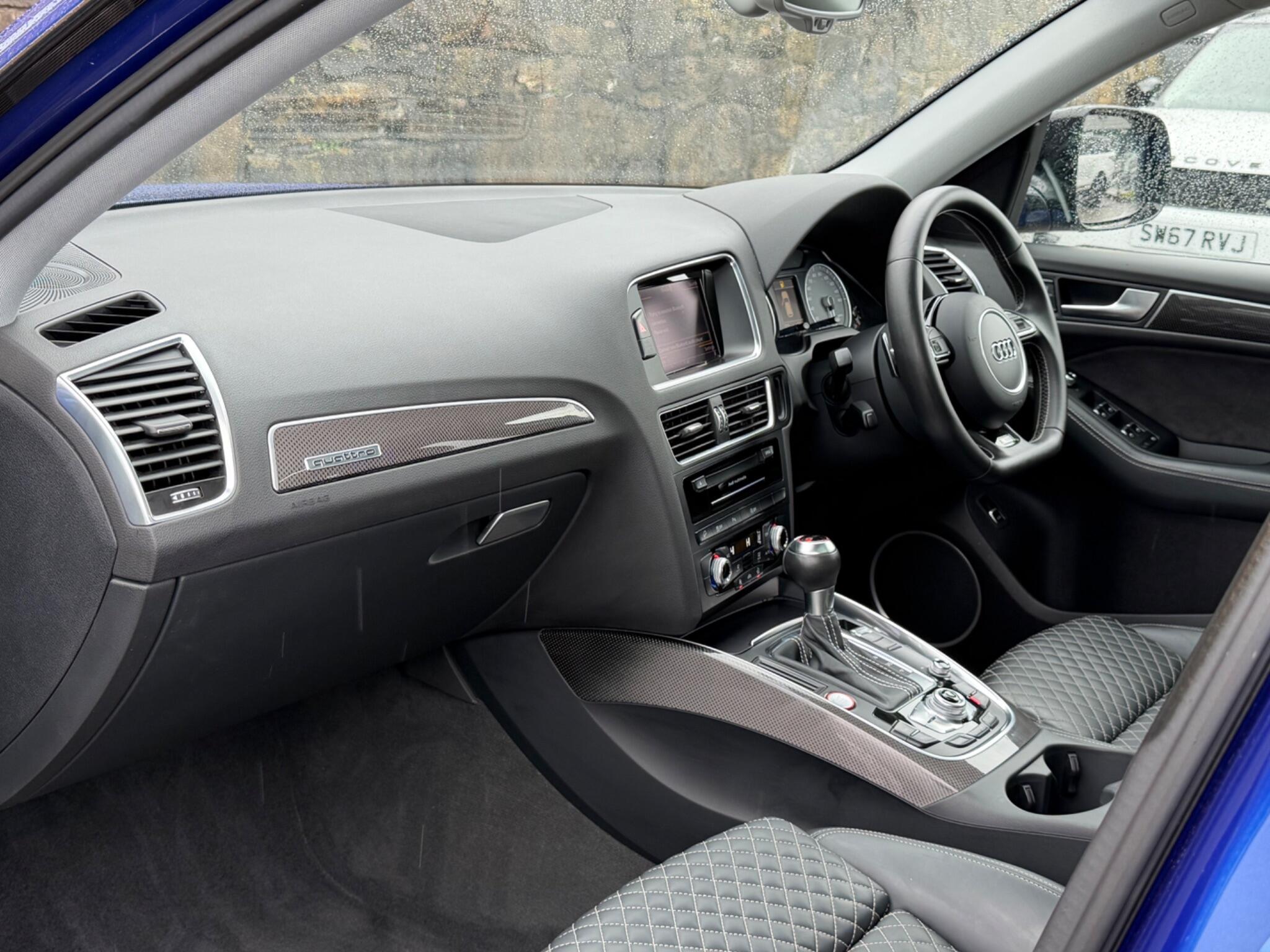 Audi SQ5 view 15