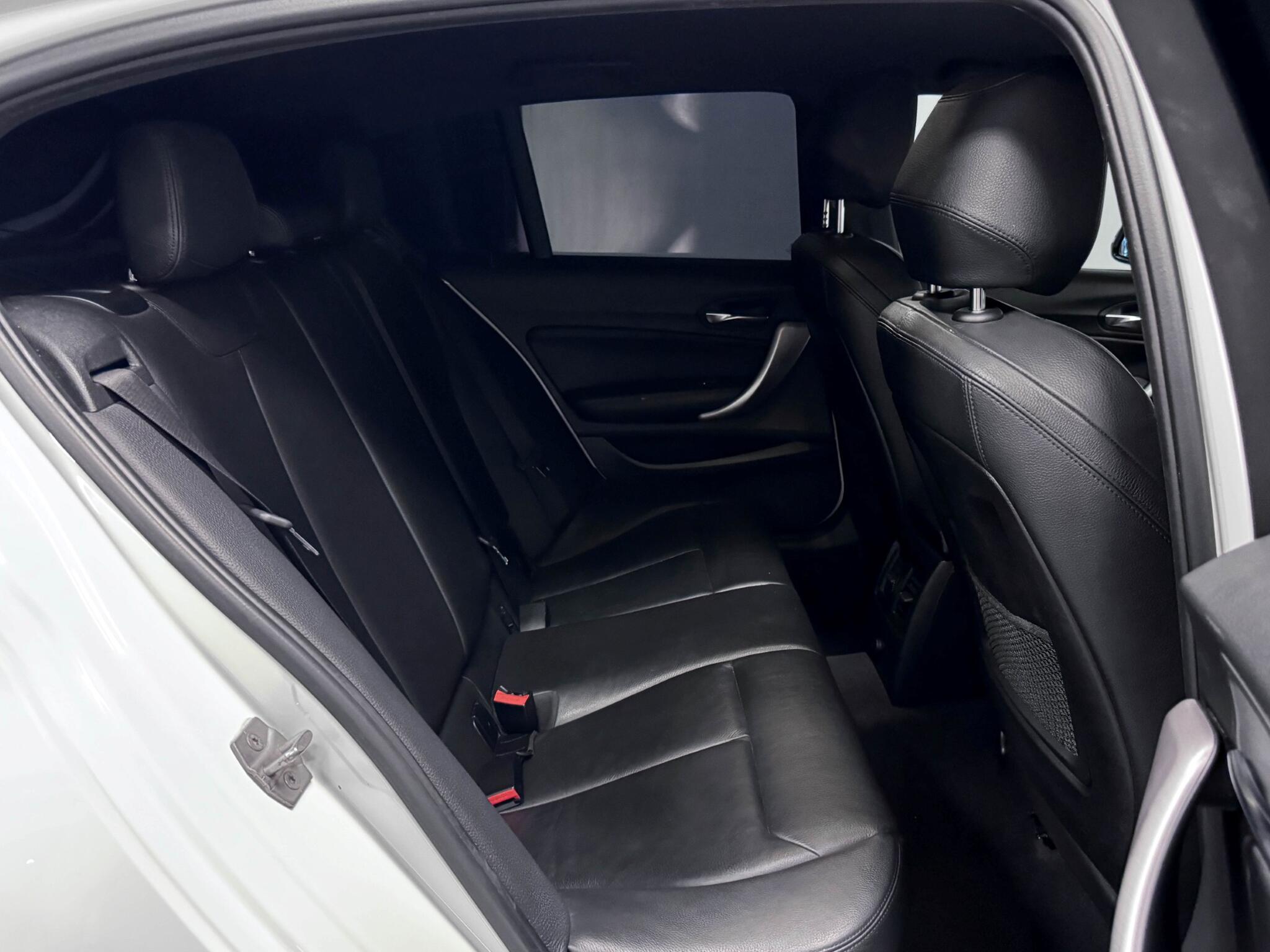 BMW 1 Series view 7
