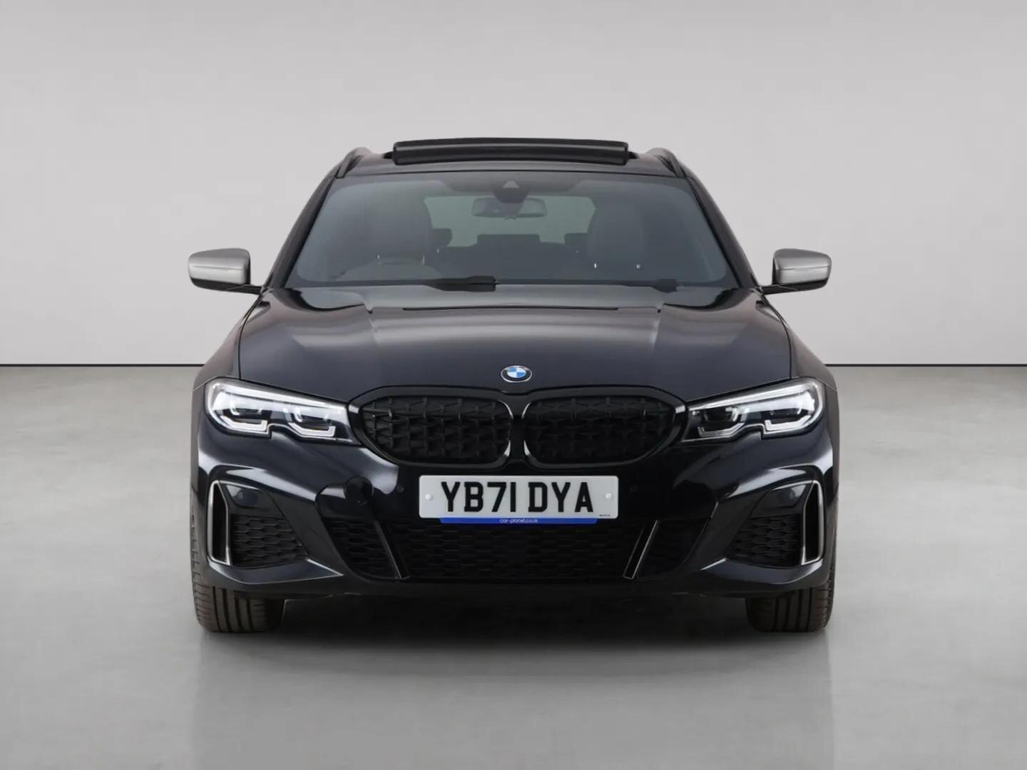 BMW 3 Series view 5