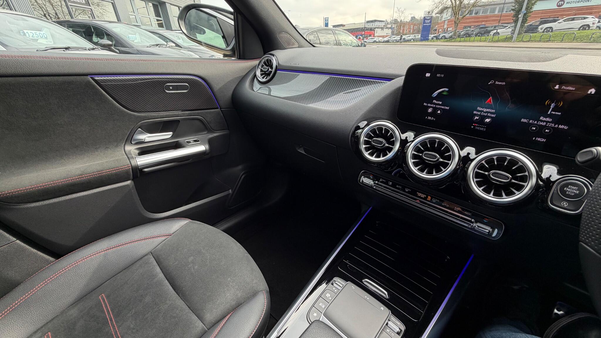Mercedes-Benz Gla view 17
