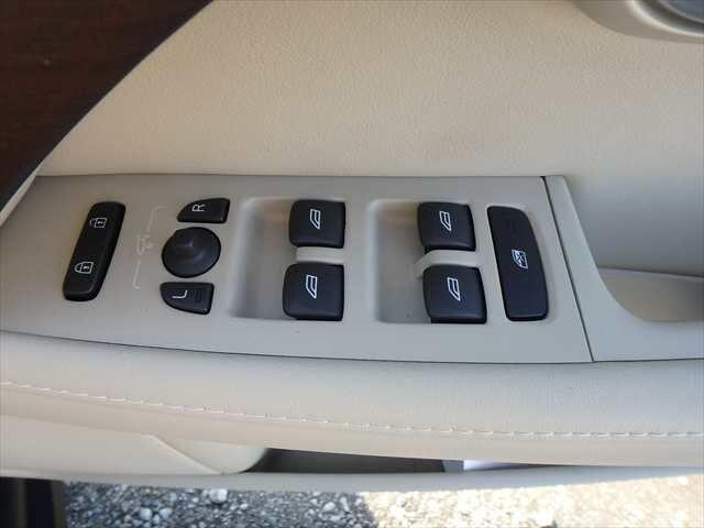 Volvo XC70 view 9