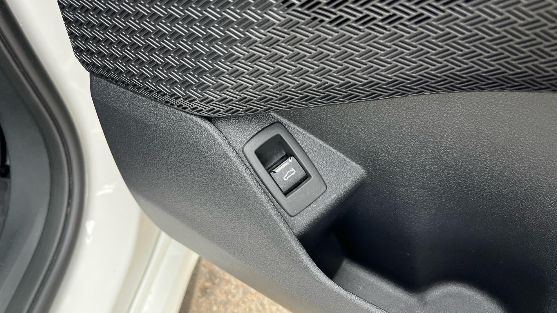 BMW iX1 view 41