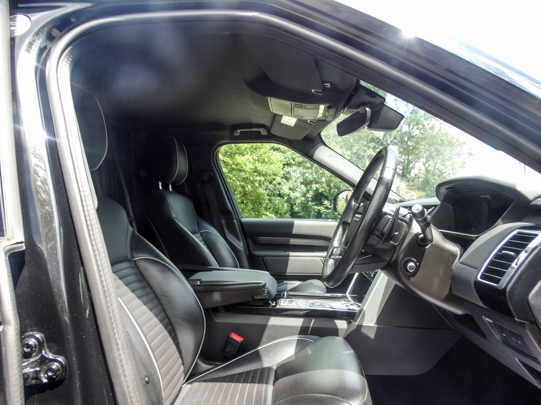Land Rover Discovery 3 view 18