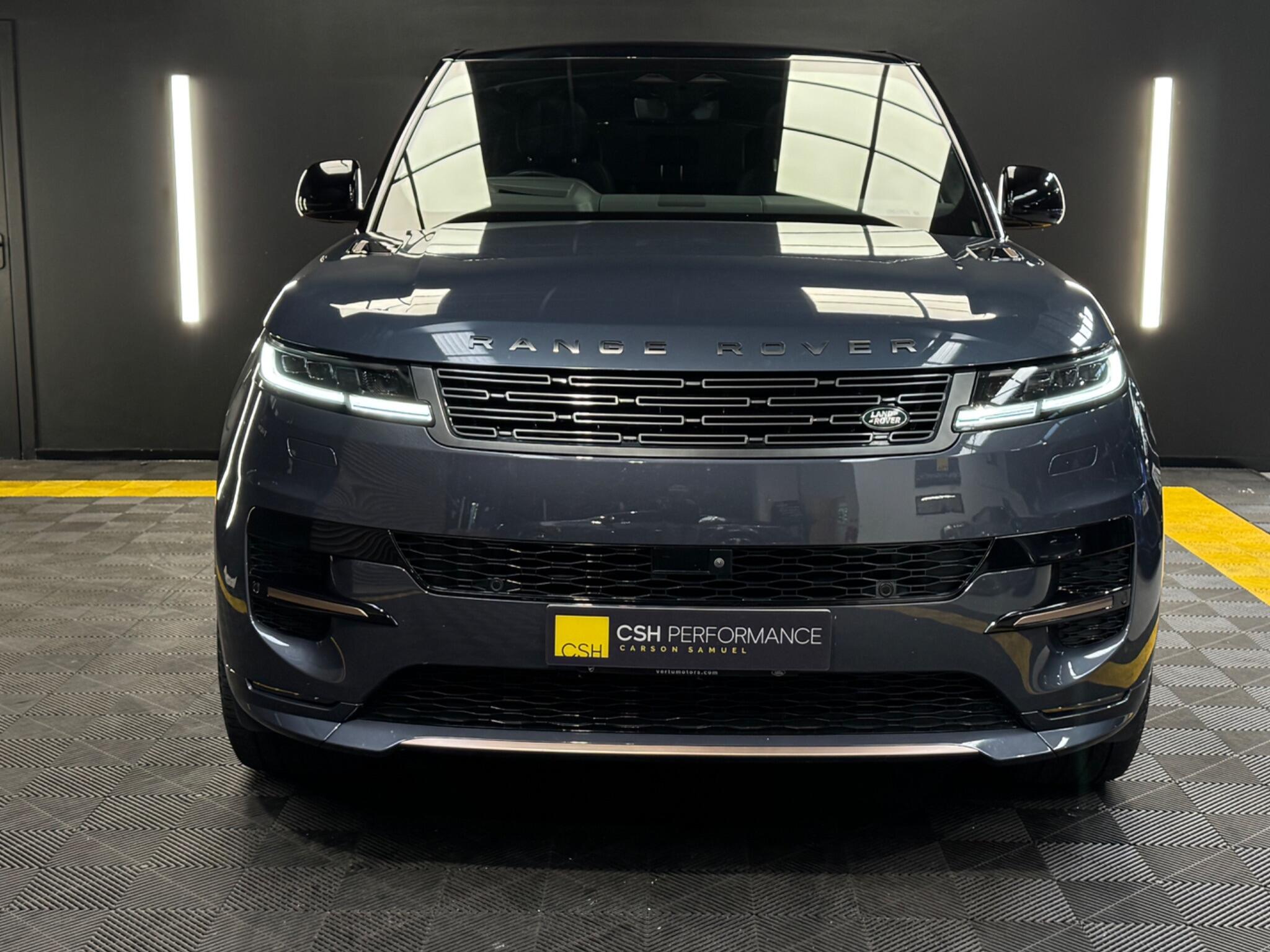 Land Rover Range Rover Sport view 3