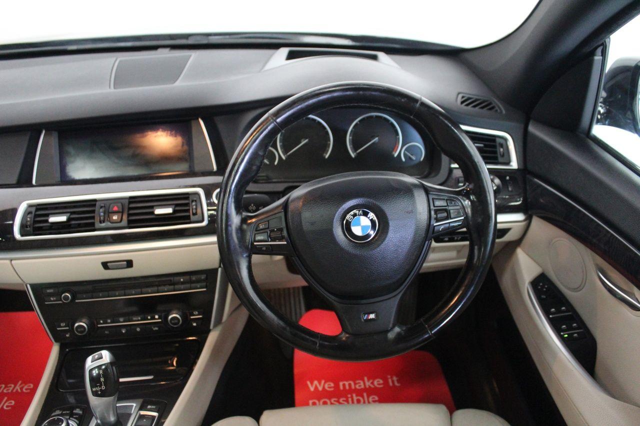 BMW 5 Series view 47