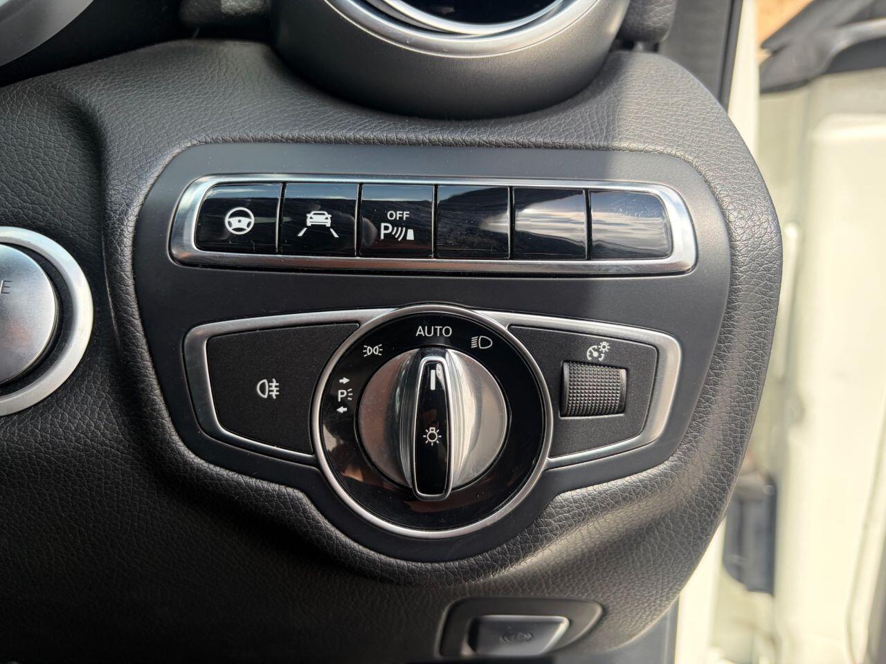 Mercedes-Benz C-Class view 31