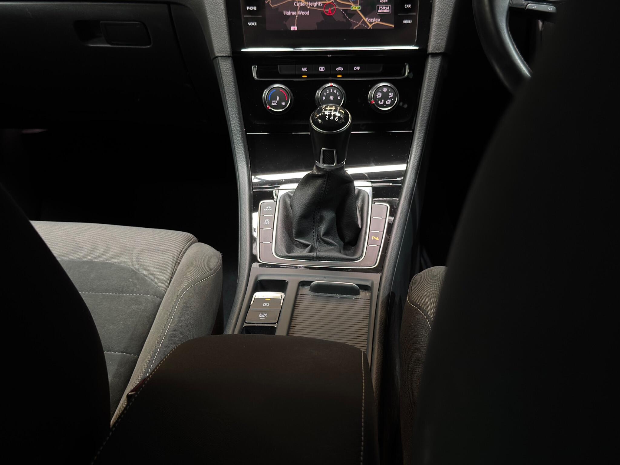 Volkswagen Golf view 31