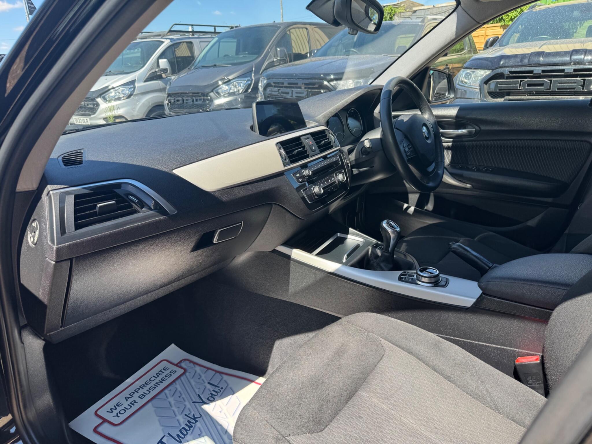 BMW 1 Series view 13