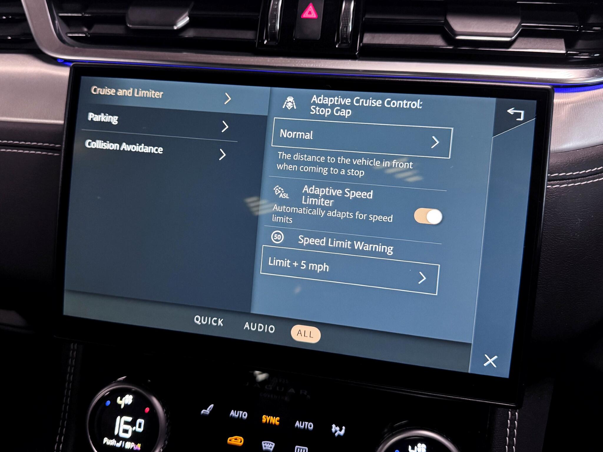 Jaguar F-Pace view 70