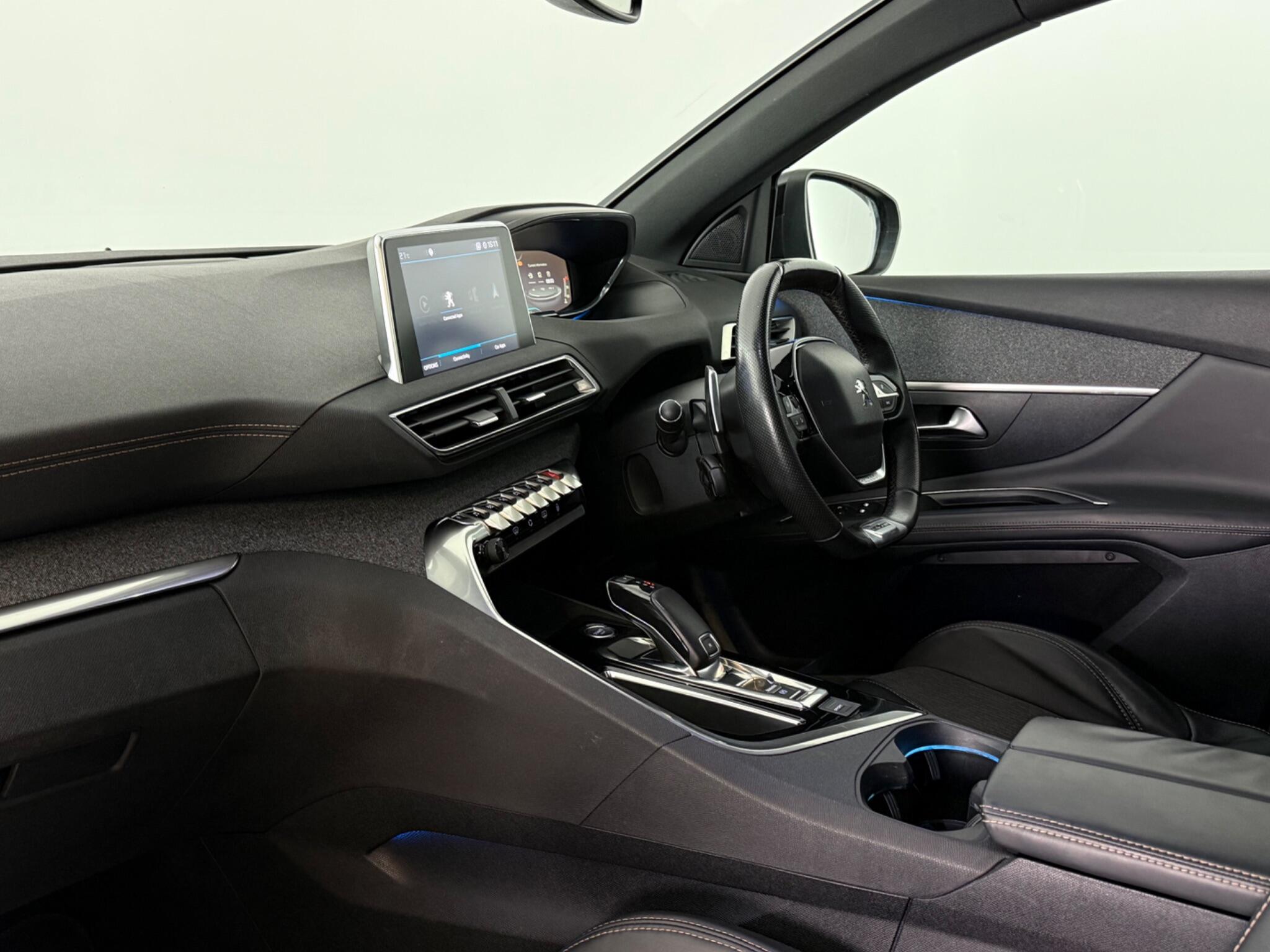 Peugeot 3008 view 4