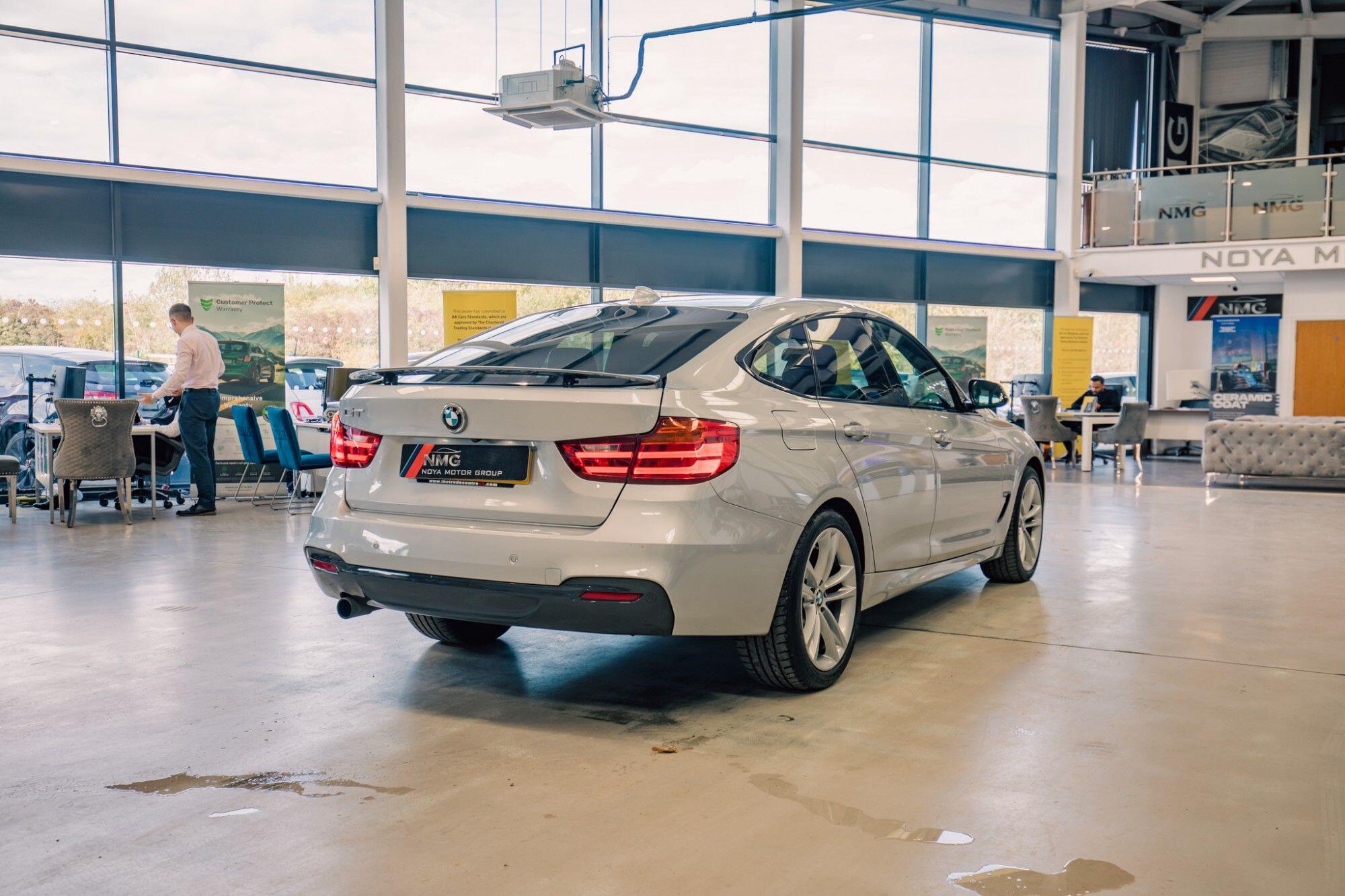 BMW 3 Series view 27