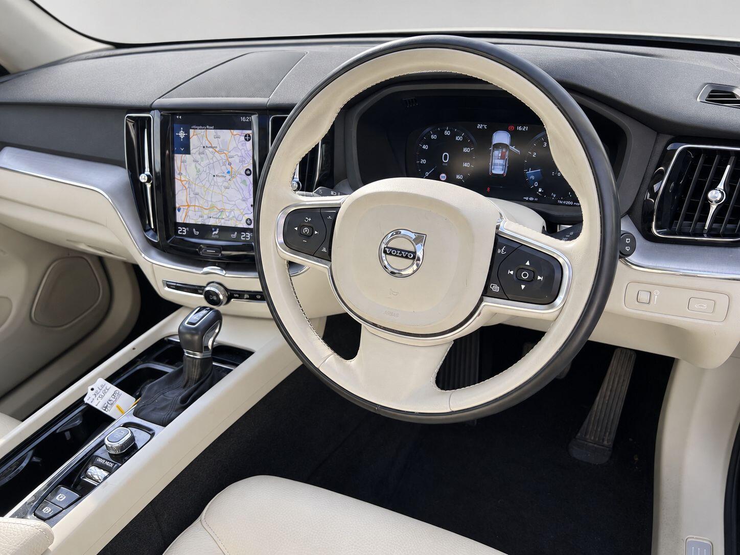 Volvo XC60 view 17