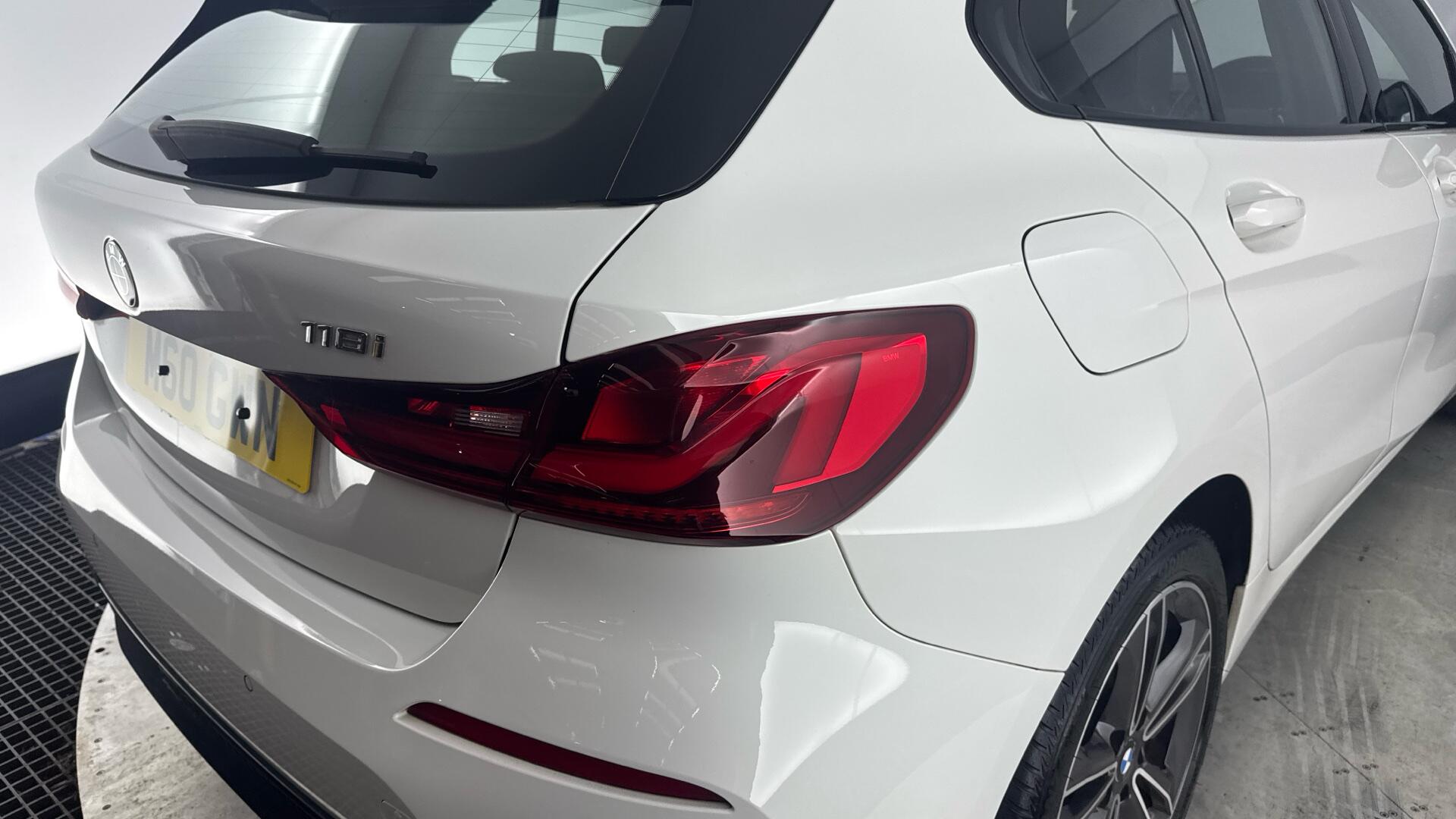 BMW 1 Series view 19