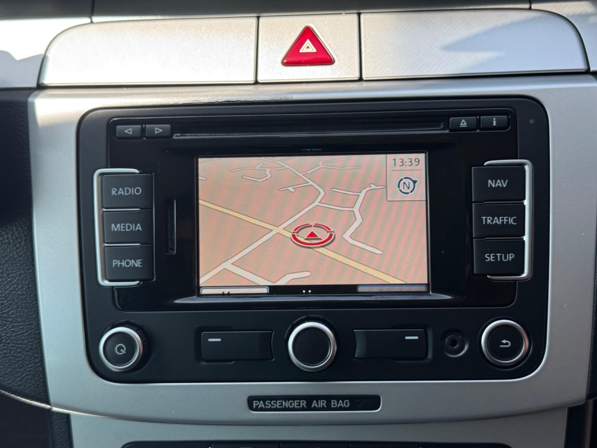 Volkswagen Passat view 22