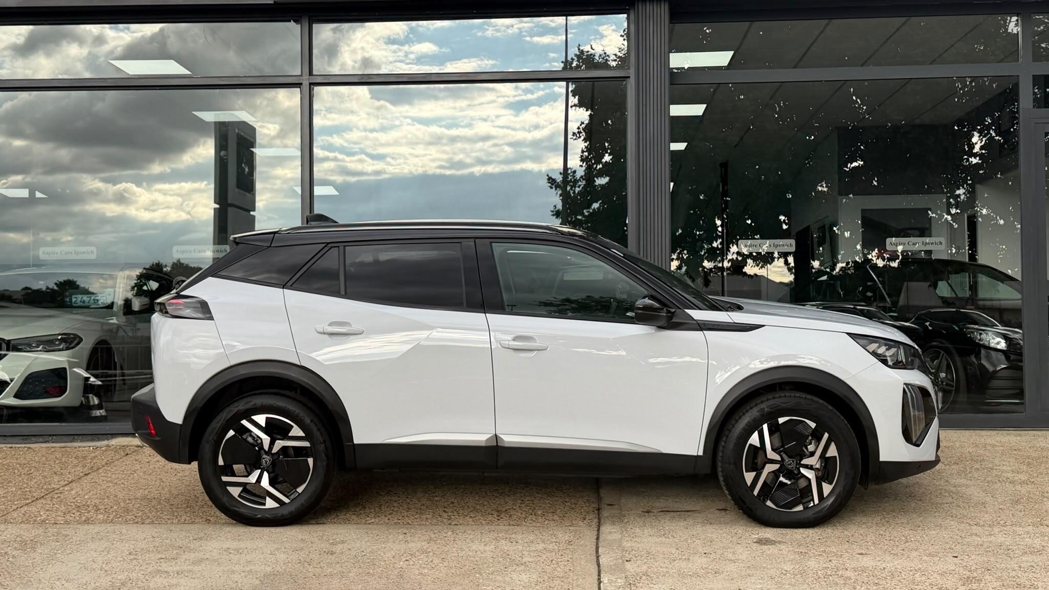 Peugeot 2008 view 3