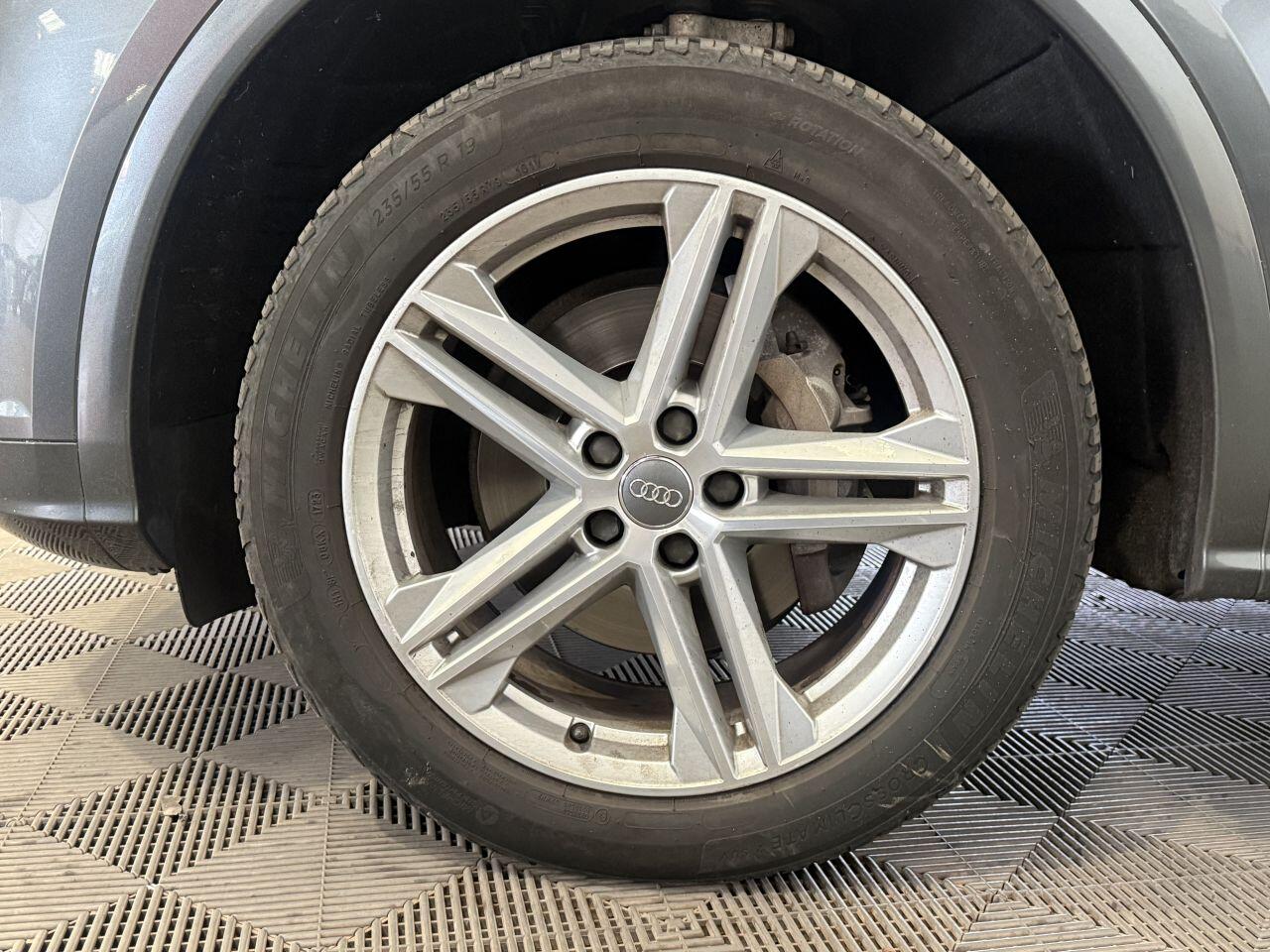 Audi Q5 view 22