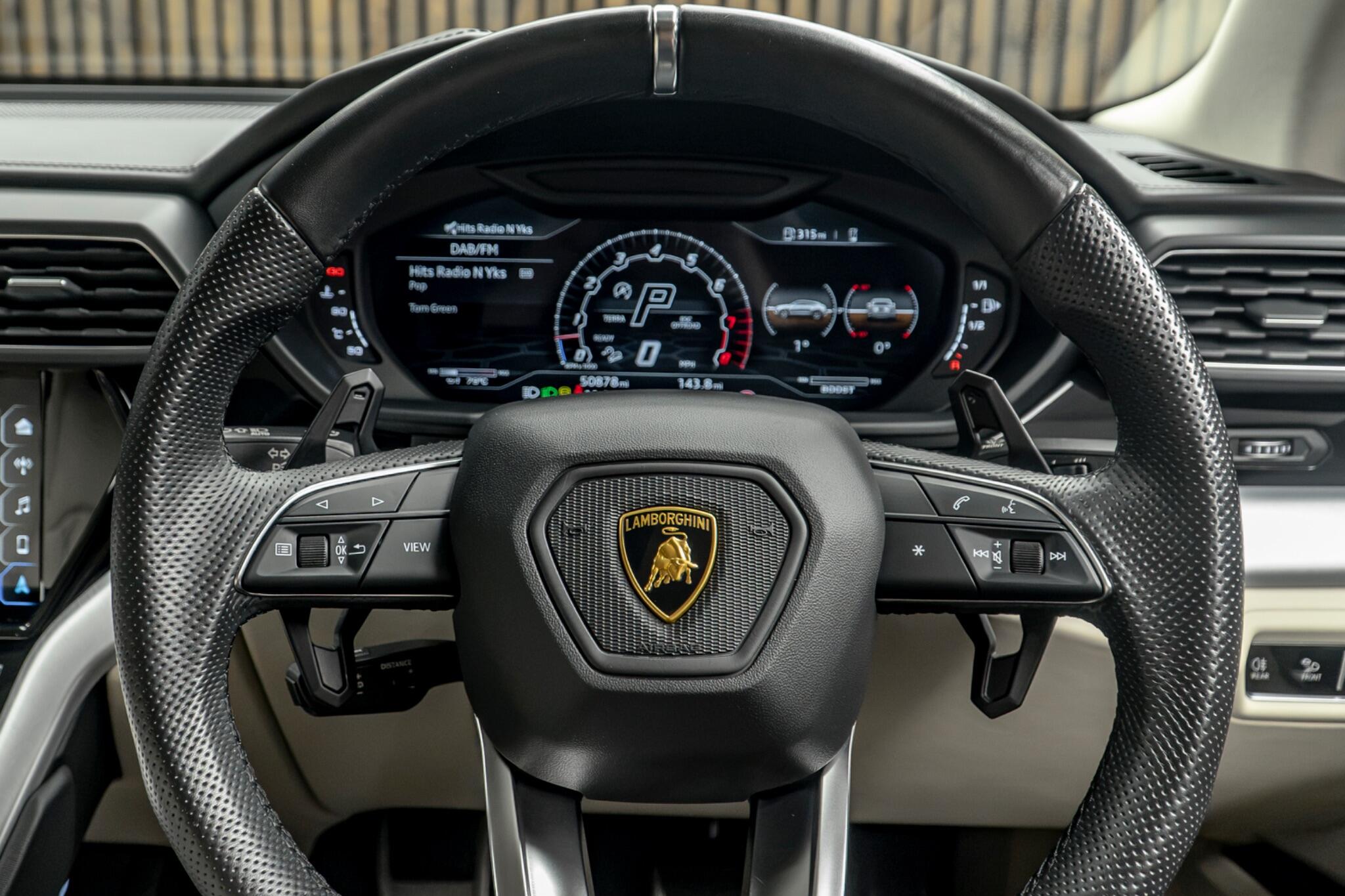 Lamborghini Urus view 34