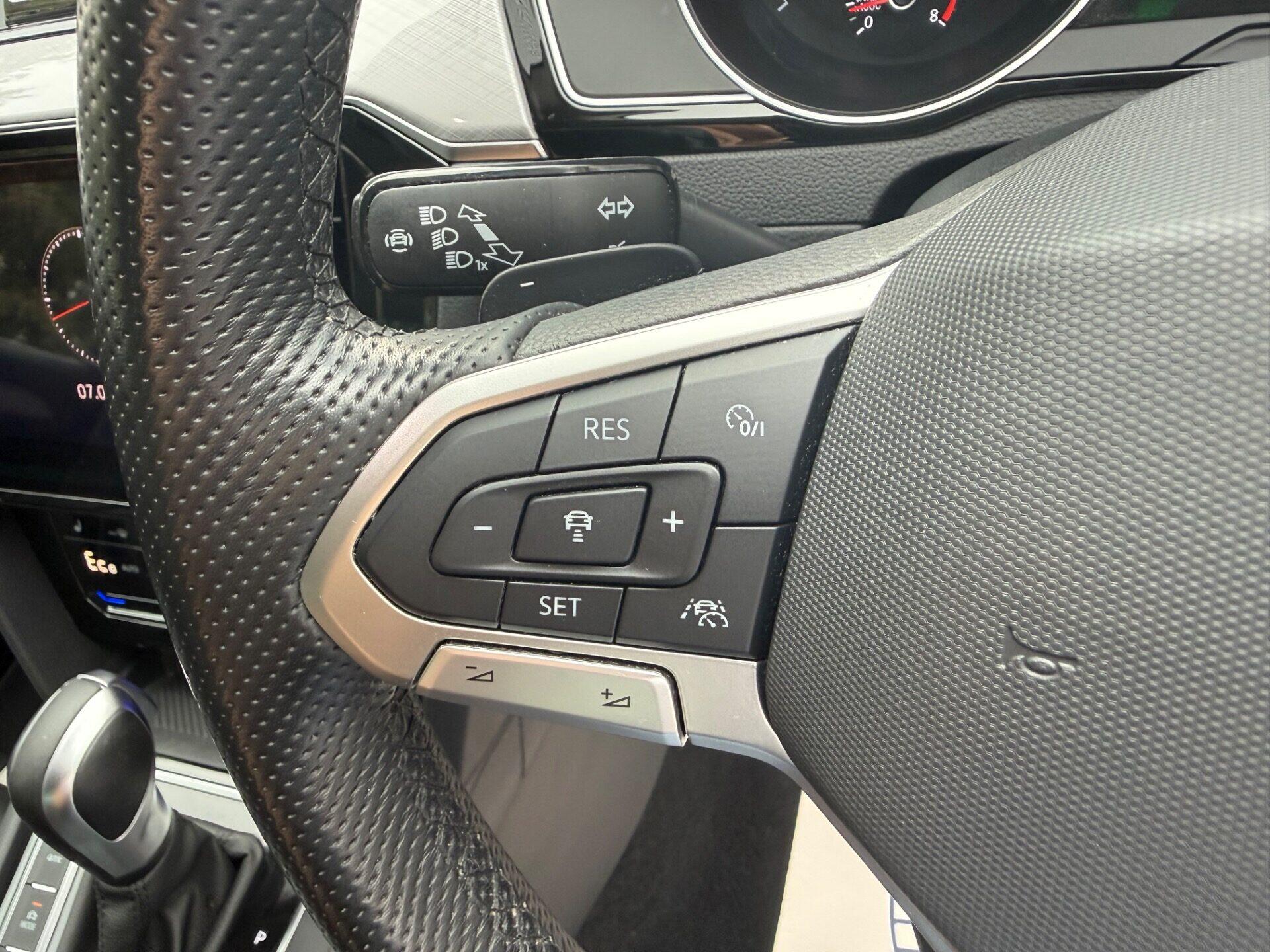 Volkswagen Passat view 36