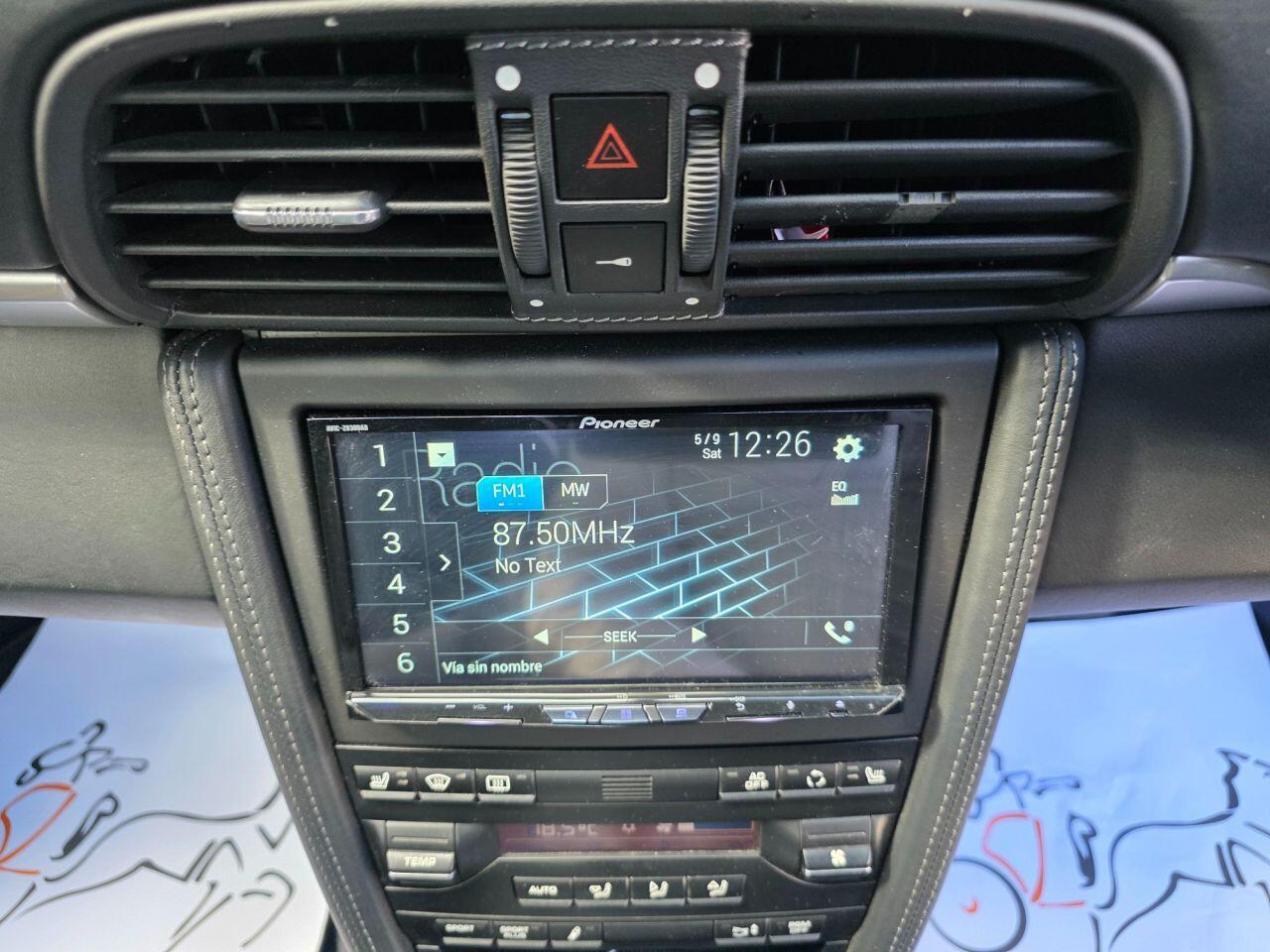 Porsche 911 view 30