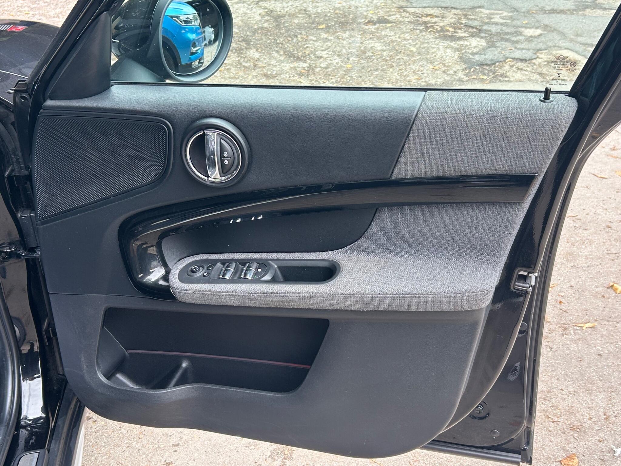 Mini Countryman view 39