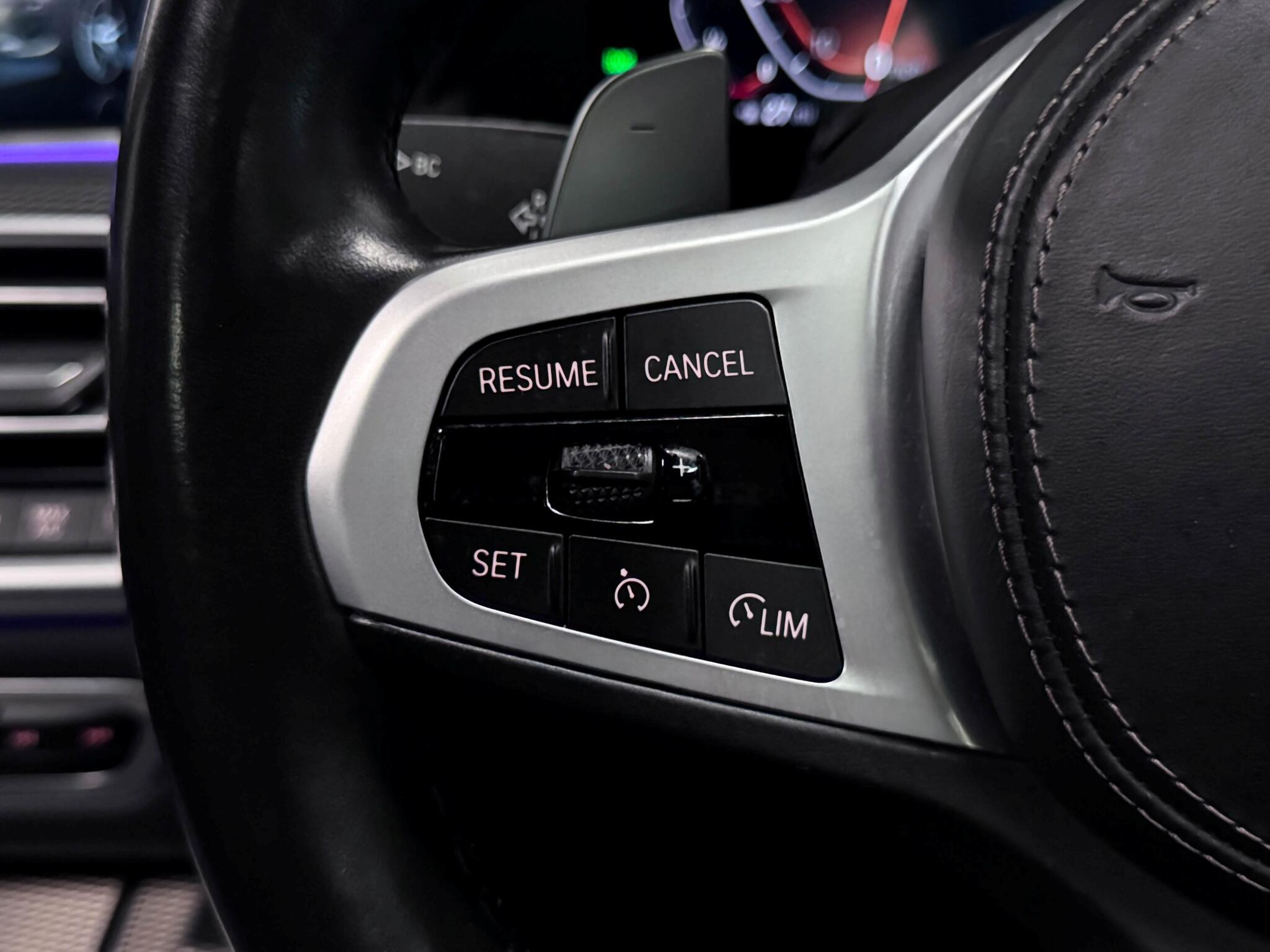 BMW X5 view 40