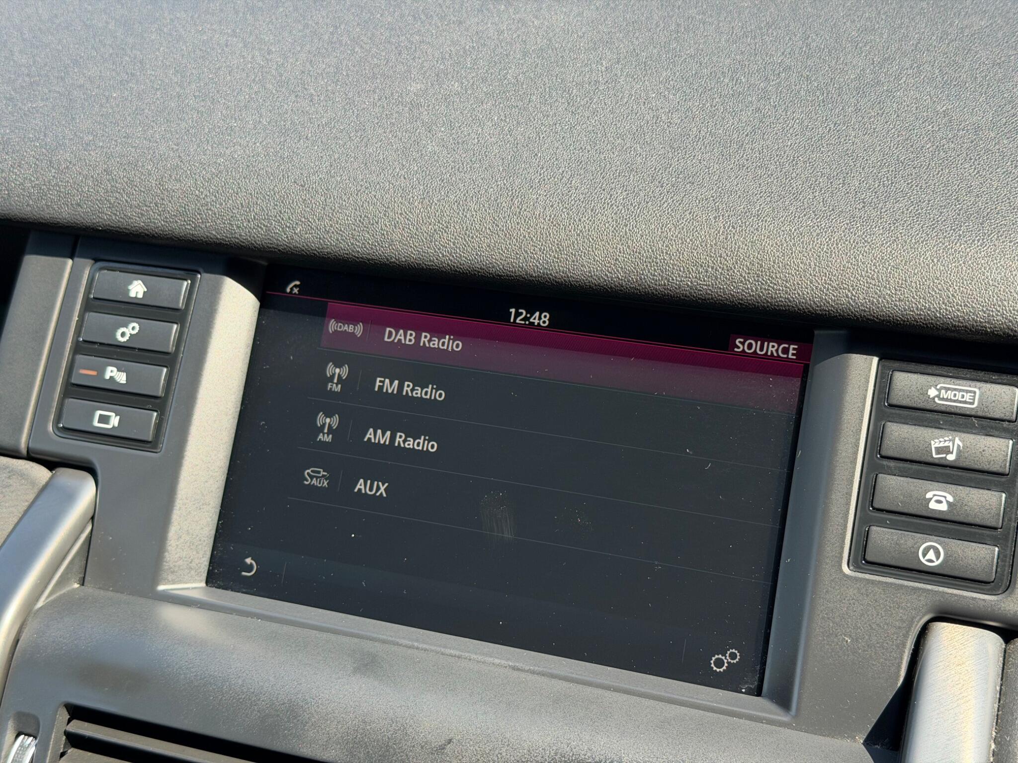 Land Rover Discovery Sport view 32