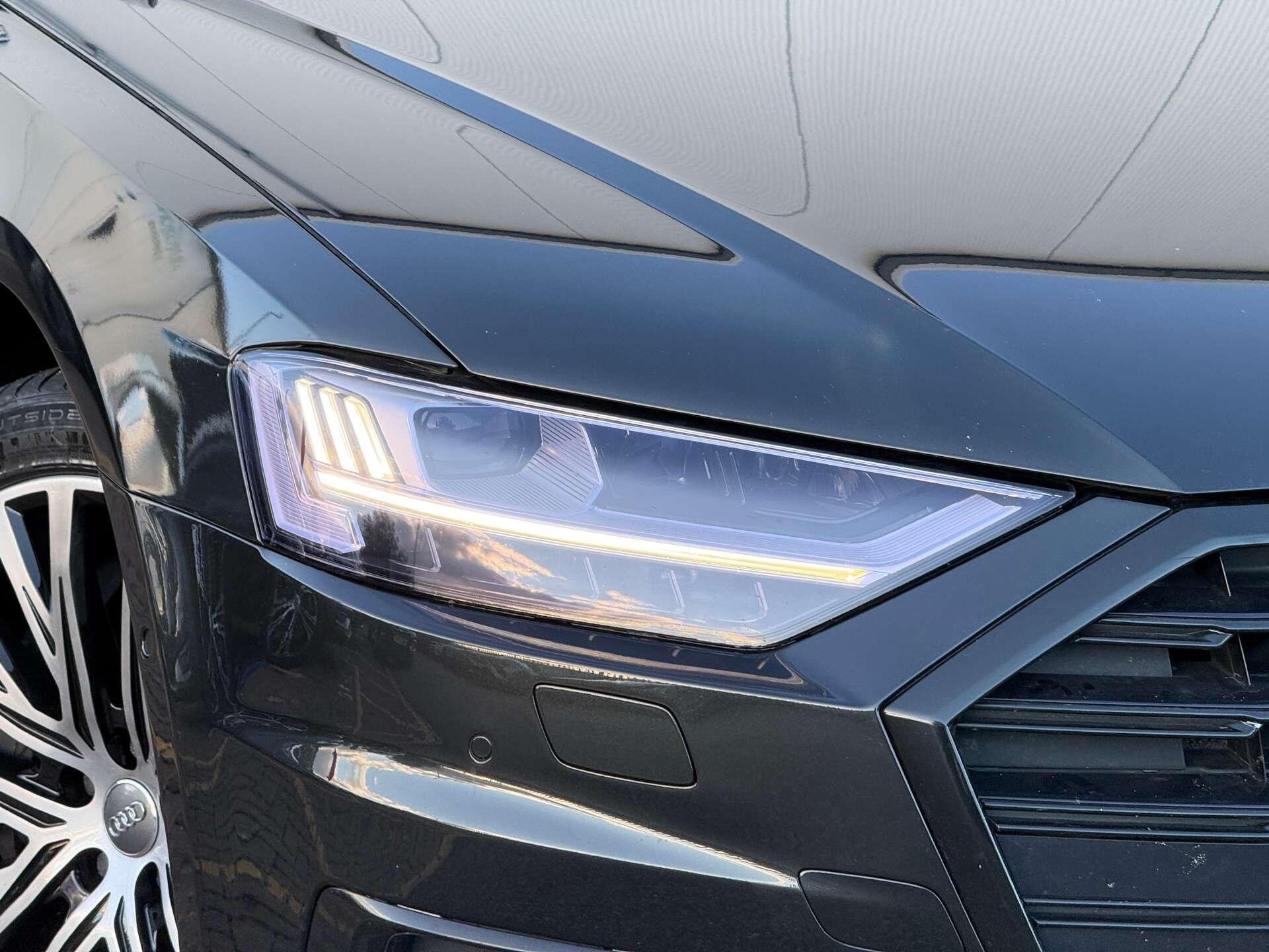 Audi A8 view 9