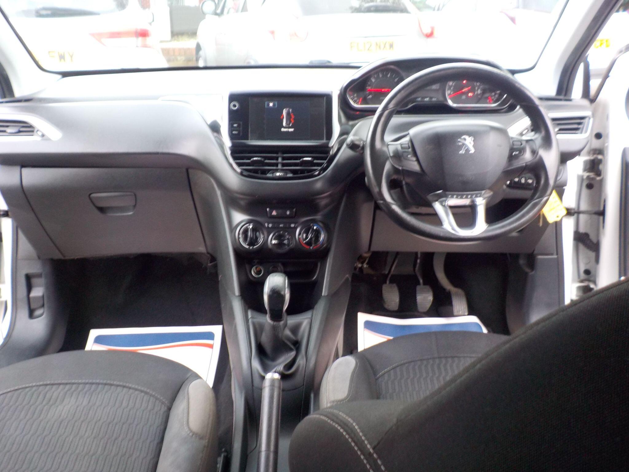 Peugeot 208 1.2 VTi PureTech Style Euro 6 5dr