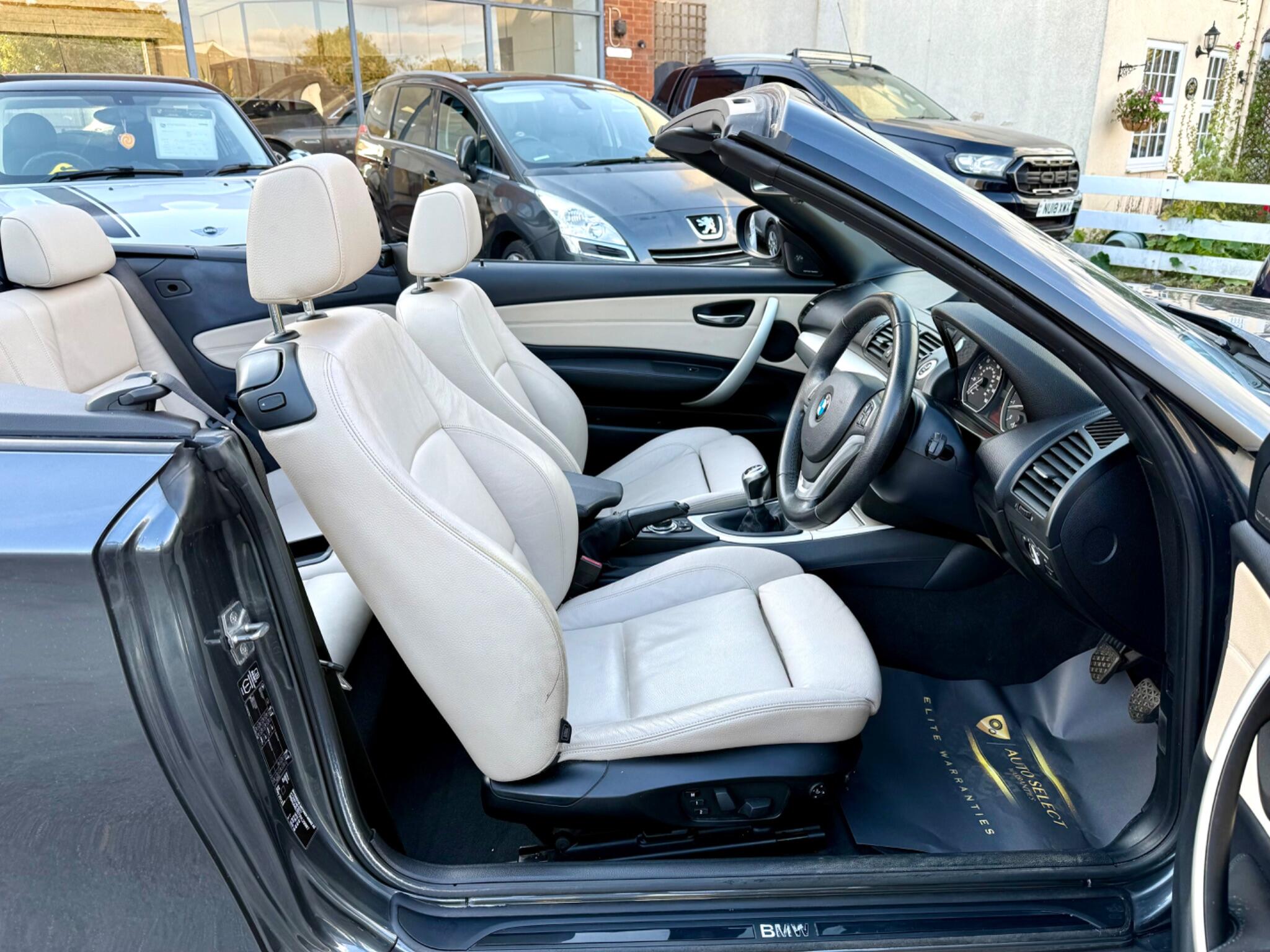 2012 BMW 1 Series image 5